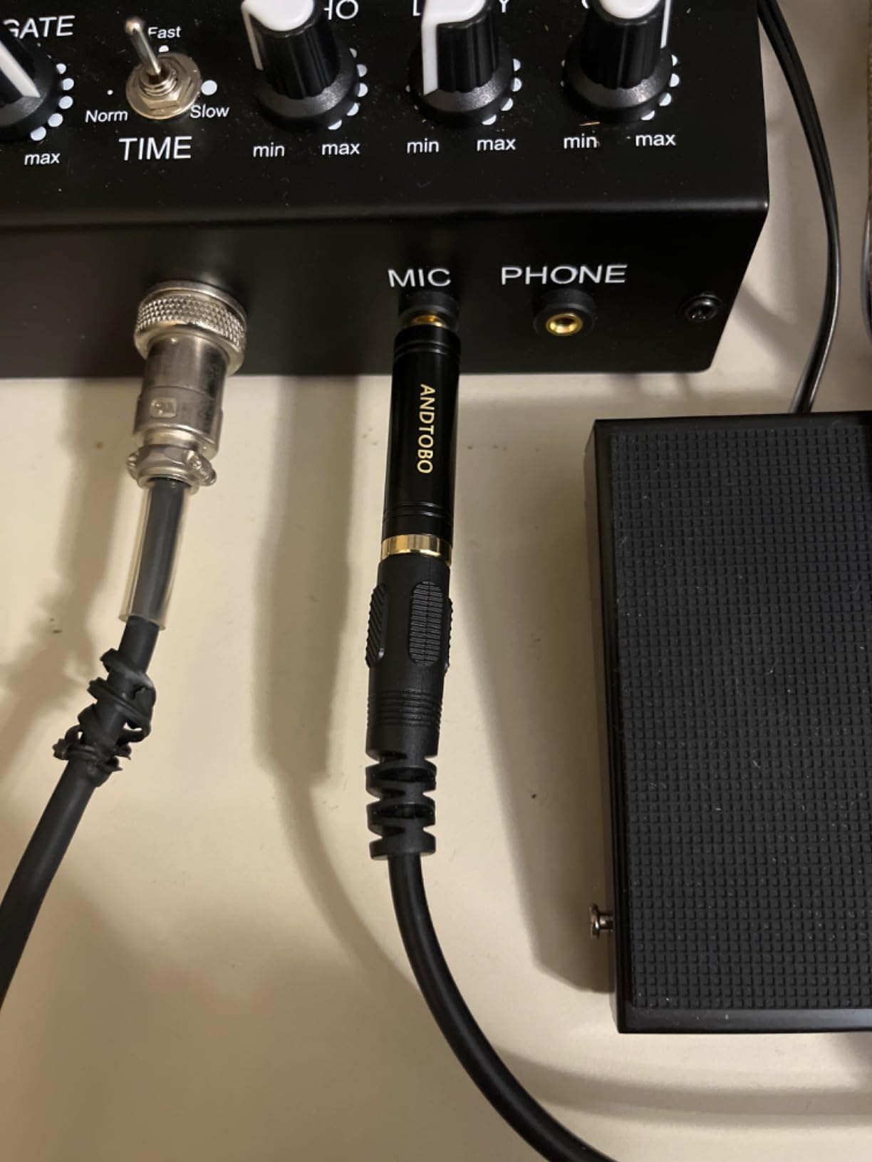 ANDTOBO 1/4'' to 3.5 mm Stereo Pure Copper Headphone Adapter, 3.5 mm(1/8'') Plug Male to 6.35 mm (1/4'') Jack Female Stereo Adapter for Headphone, Amp Adapter, Black 2-Pack - Customer Photo 1