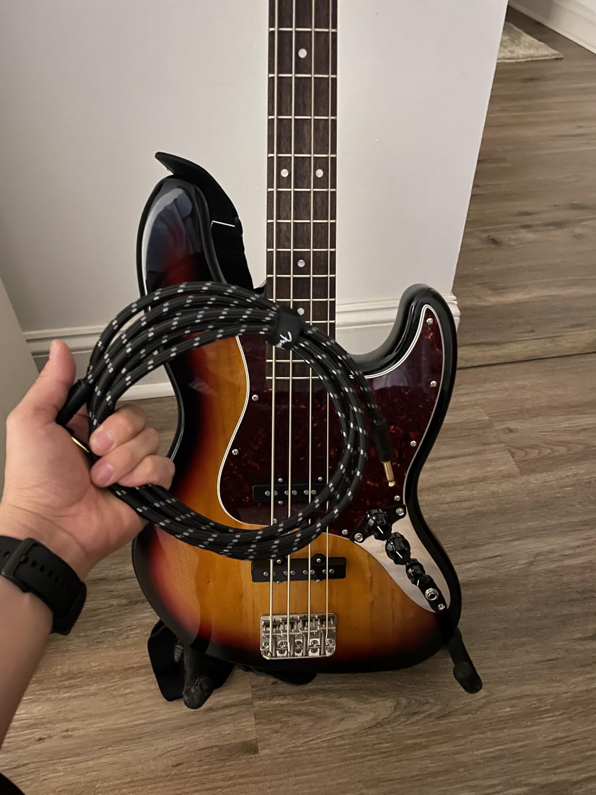 Fender Deluxe Series Instrument Cable, Guitar Cable, Guitar Accessories, Straight/Angle, Black Tweed, 10ft Customer Review Fender Deluxe Series Instrument Cable, Guitar Cable, Guitar Accessories, Straight/Angle, Black Tweed, 10ft - Customer Photo 2