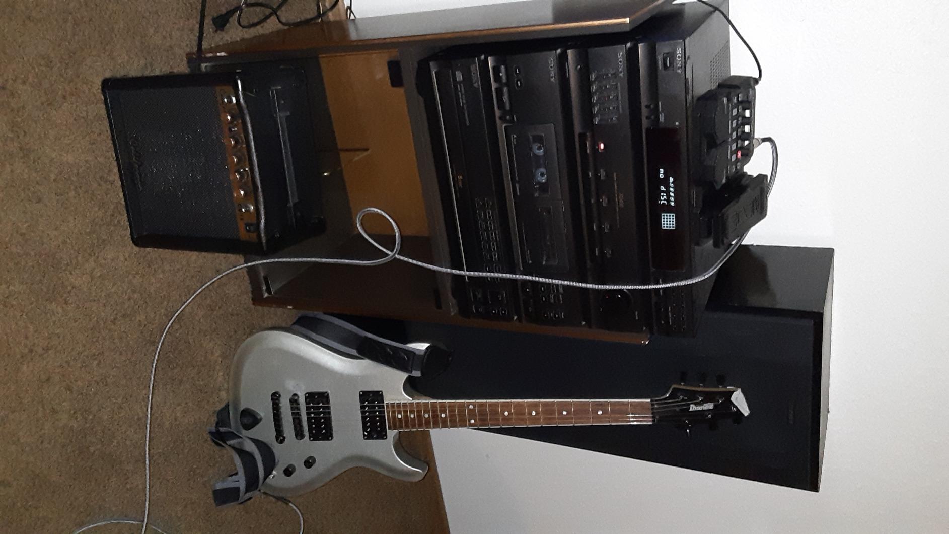 Zoom G1X Four Multi-Effects Processor with Expression Pedal for Electric Guitar - Customer Photo 1