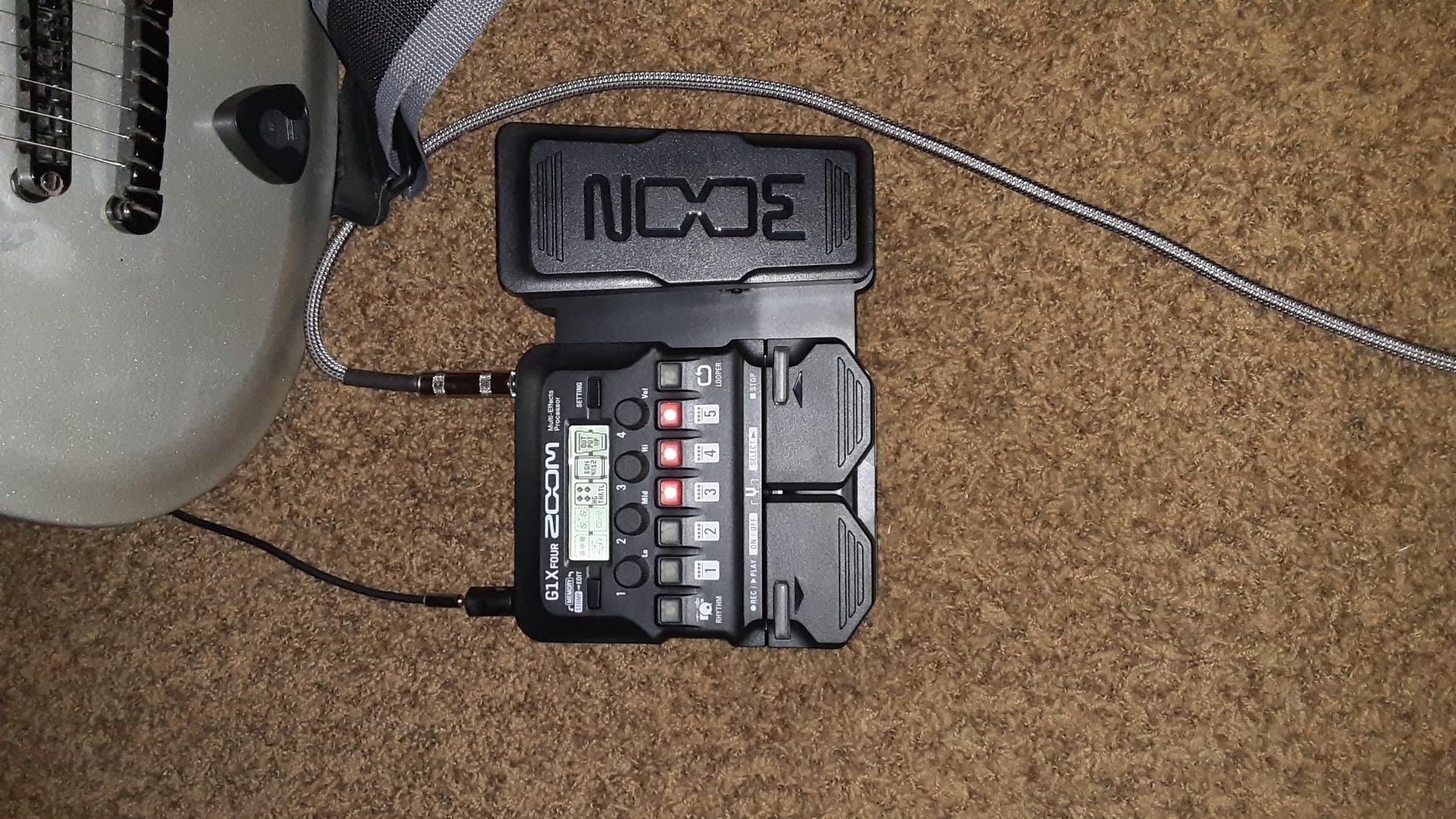 Zoom G1X Four Multi-Effects Processor with Expression Pedal for Electric Guitar - Customer Photo 2
