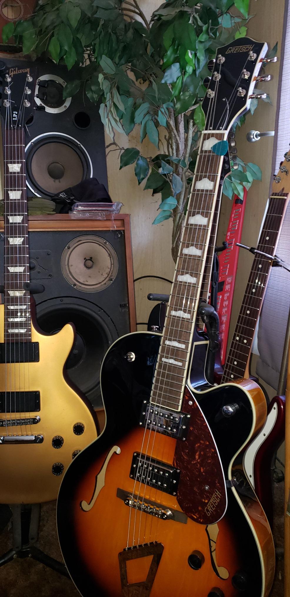 Gretsch G2420 Streamliner Hollow Body Electric Guitar with Chromatic II Tailpiece, Broad'Tron Pickups - Aged Brooklyn Burst customer photo 2