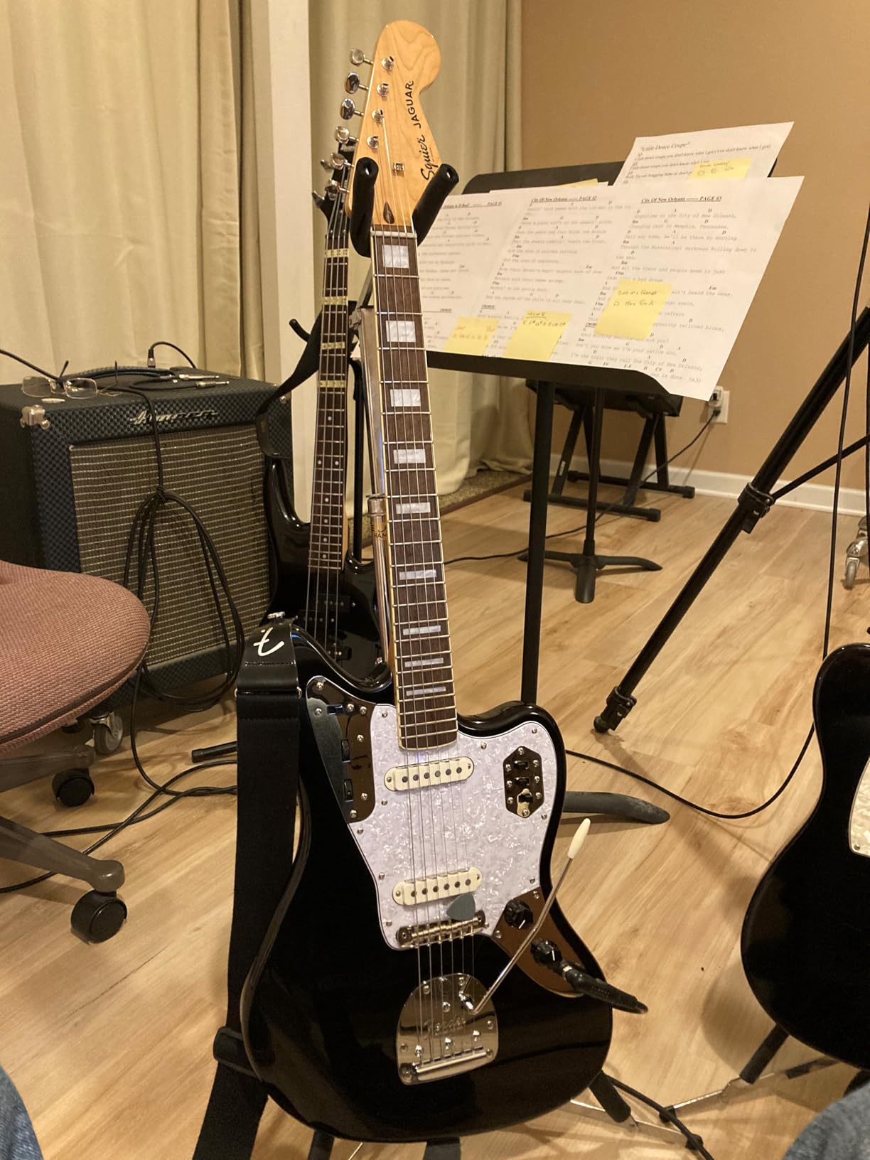 Squier Classic Vibe 60s Mustang Electric Guitar, with 2-Year Warranty, Sonic Blue, Laurel Fingerboard Customer Review Squier Classic Vibe 60s Mustang Electric Guitar, with 2-Year Warranty, Sonic Blue, Laurel Fingerboard - Customer Photo 1