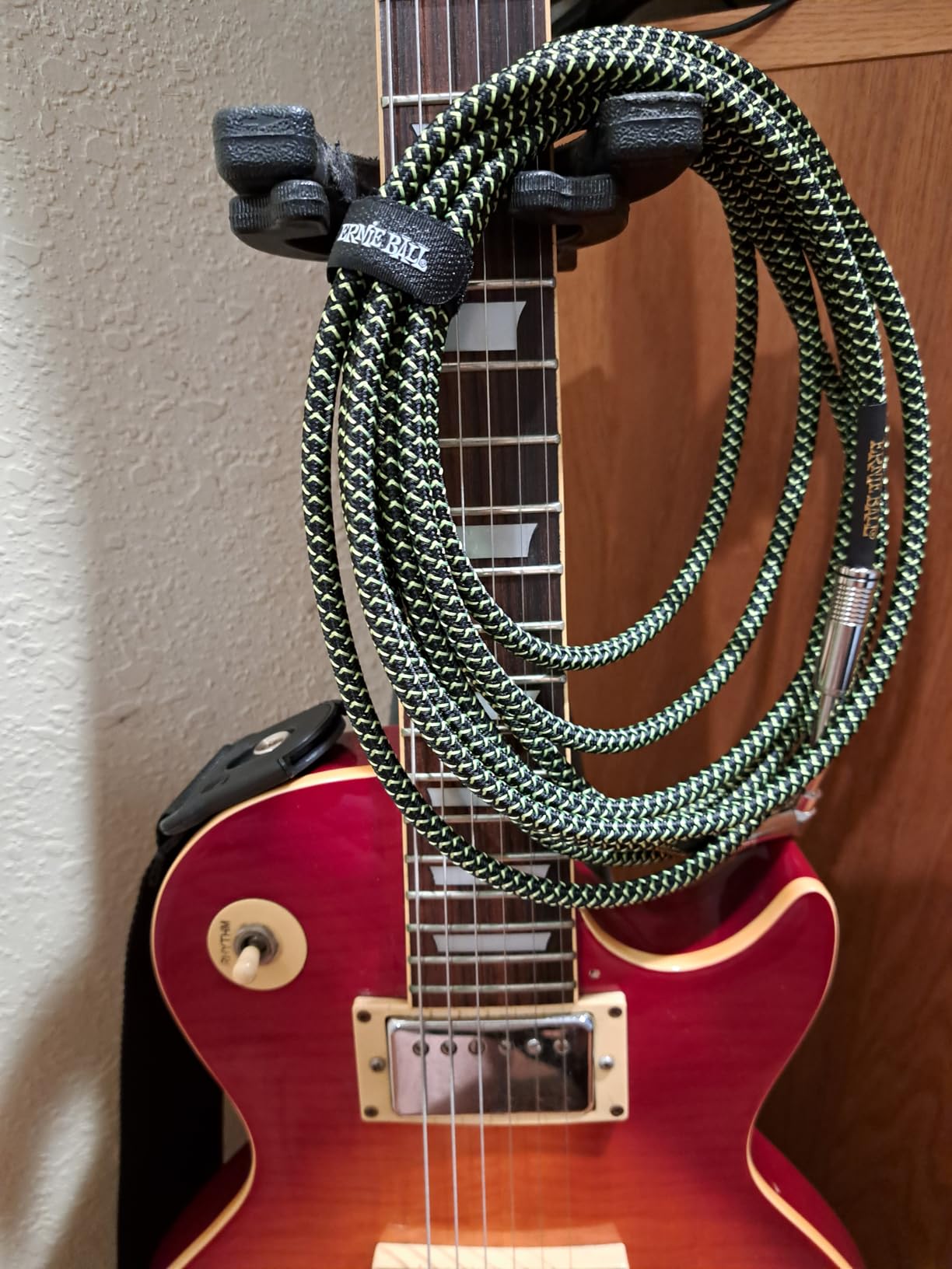 Ernie Ball Braided Instrument Cable, Straight/Angle, 10ft, Black (P06081) Customer Review Ernie Ball Braided Instrument Cable, Straight/Angle, 10ft, Black (P06081) - Customer Photo 1