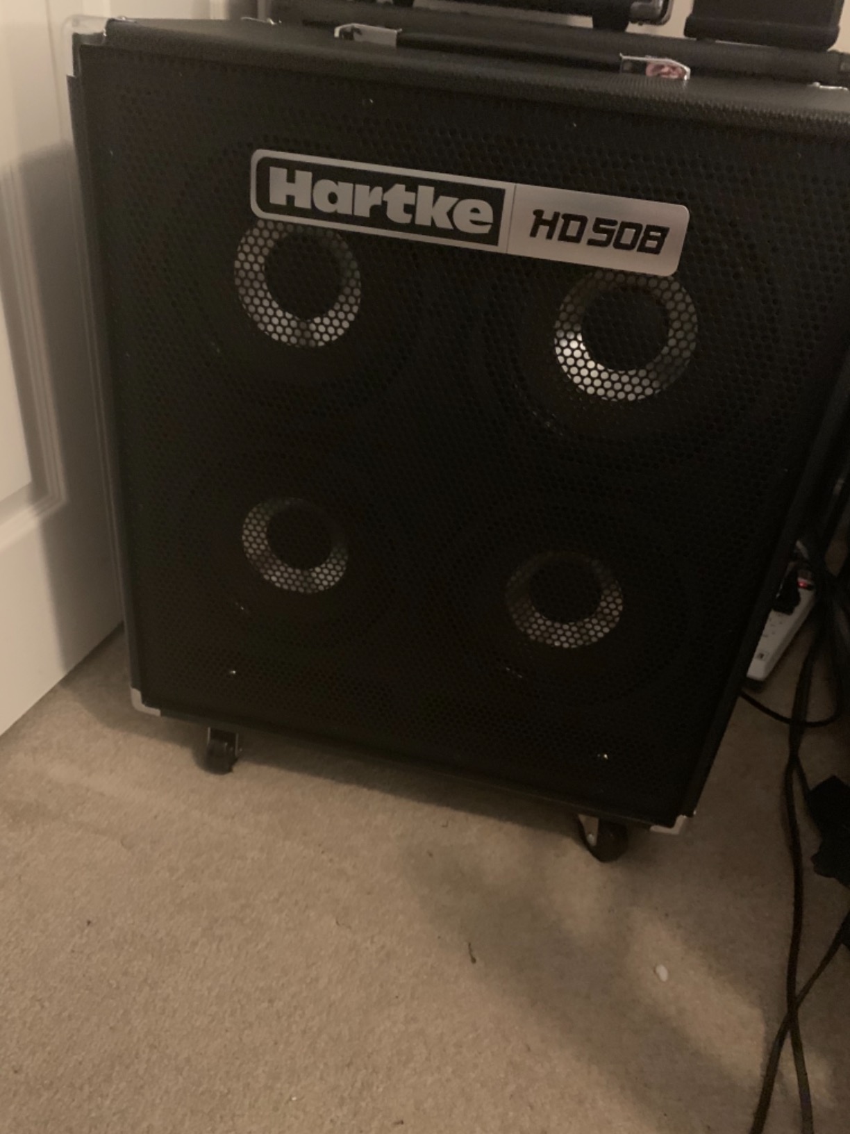 Hartke Bass Combo Amplifier (HD508) Customer Review Hartke Bass Combo Amplifier (HD508) - Customer Photo 1