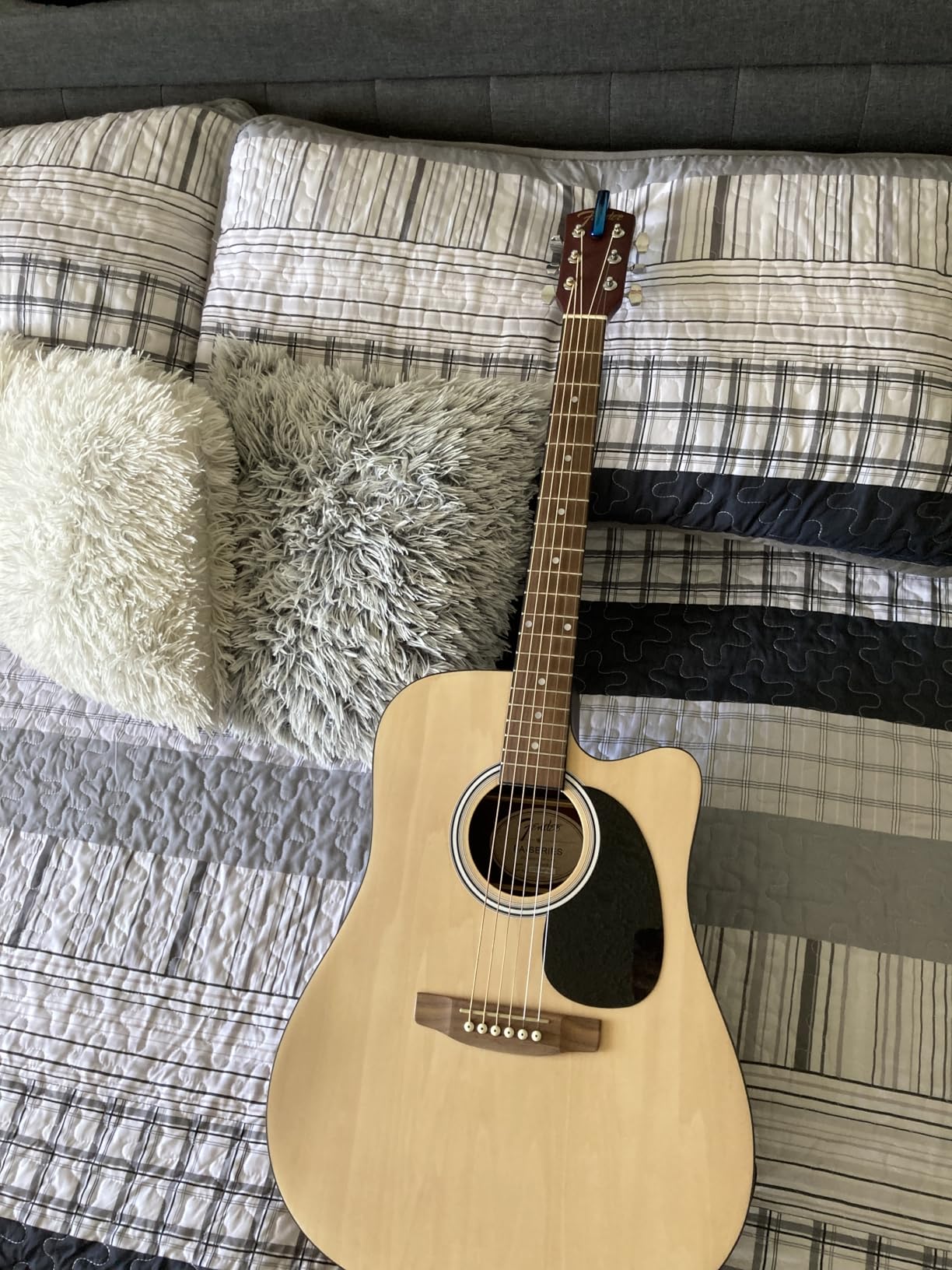 Fender FA-125CE Dreadnought Cutaway Acoustic-Electric Guitar - Sunburst Bundle with Gig Bag, Strap, Strings, Picks, Fender Play Online Lessons, and Austin Bazaar Instructional DVD Customer Review Fender FA-125CE Dreadnought Cutaway Acoustic-Electric Guitar - Sunburst Bundle with Gig Bag, Strap, Strings, Picks, Fender Play Online Lessons, and Austin Bazaar Instructional DVD - Customer Photo 1