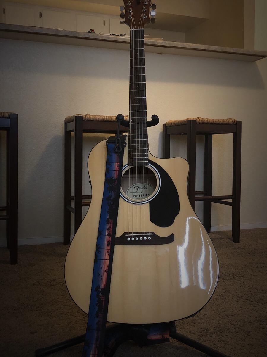 Fender FA-125CE Dreadnought Cutaway Acoustic-Electric Guitar - Sunburst Bundle with Gig Bag, Strap, Strings, Picks, Fender Play Online Lessons, and Austin Bazaar Instructional DVD Customer Review Fender FA-125CE Dreadnought Cutaway Acoustic-Electric Guitar - Sunburst Bundle with Gig Bag, Strap, Strings, Picks, Fender Play Online Lessons, and Austin Bazaar Instructional DVD - Customer Photo 2