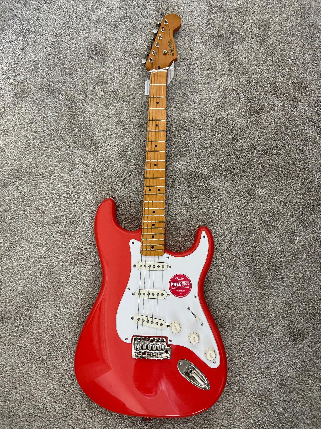 Squier Classic Vibe 60s Stratocaster Electric Guitar, with 2-Year Warranty, Candy Apple Red, Laurel Fingerboard Customer Review Squier Classic Vibe 60s Stratocaster Electric Guitar, with 2-Year Warranty, Candy Apple Red, Laurel Fingerboard - Customer Photo 1