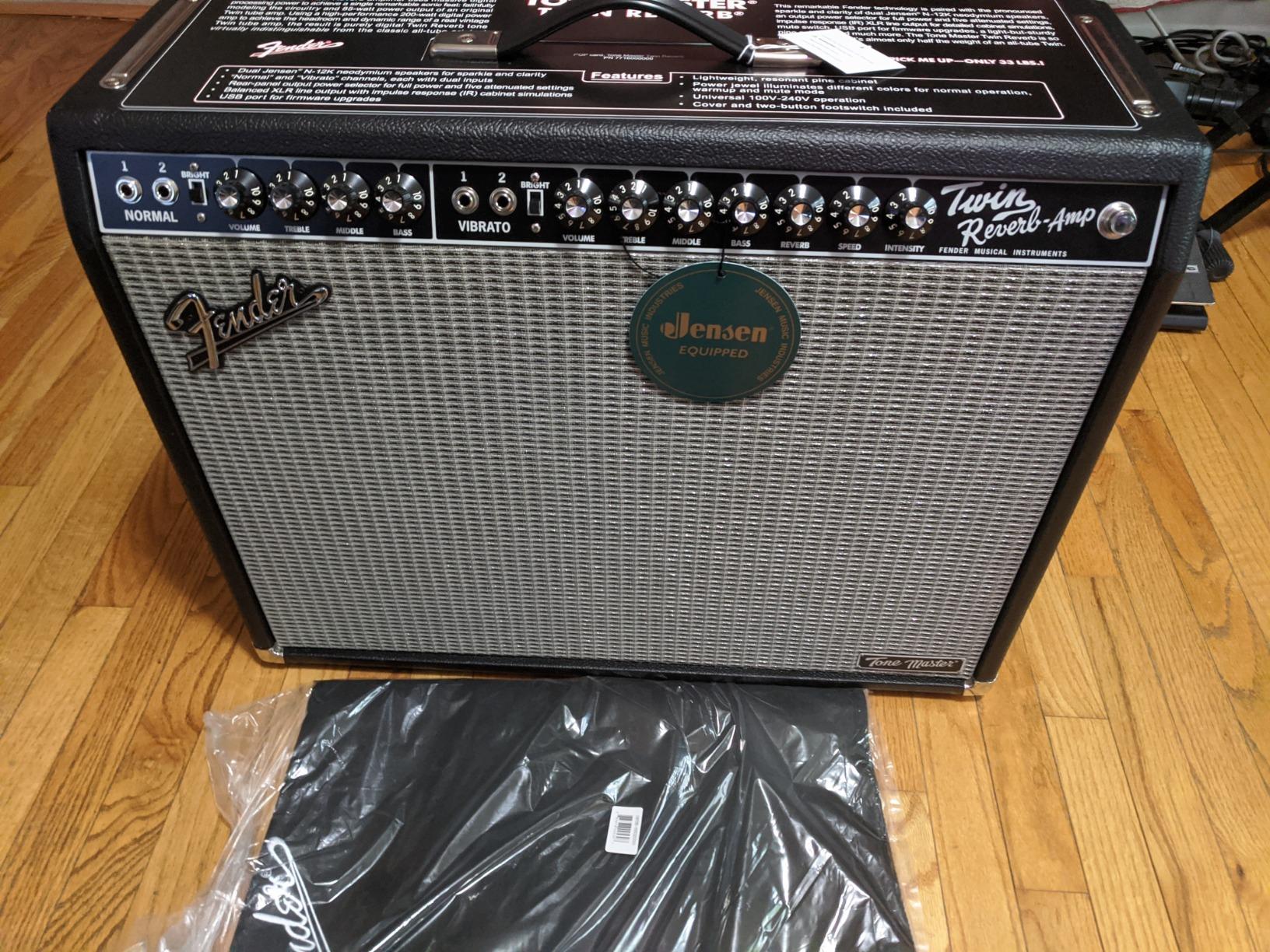 Fender Tone Master Twin Reverb Guitar Amplifier, Black, with 2-Year Warranty Customer Review Fender Tone Master Twin Reverb Guitar Amplifier, Black, with 2-Year Warranty - Customer Photo 2