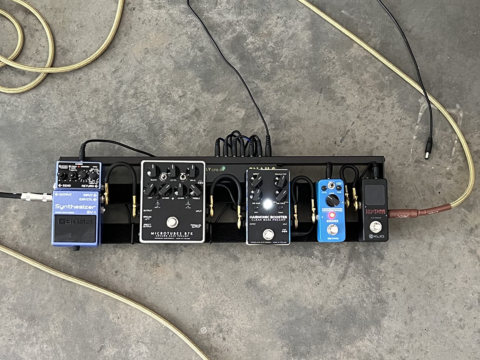 BOSS SY-1 Guitar/Bass Synthesizer Guitar Pedal customer photo 1