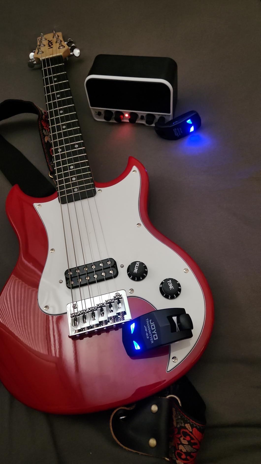 Vox SDC-1 Mini Electric Guitar Right-Handed - White Customer Review Vox SDC-1 Mini Electric Guitar Right-Handed - White - Customer Photo 1