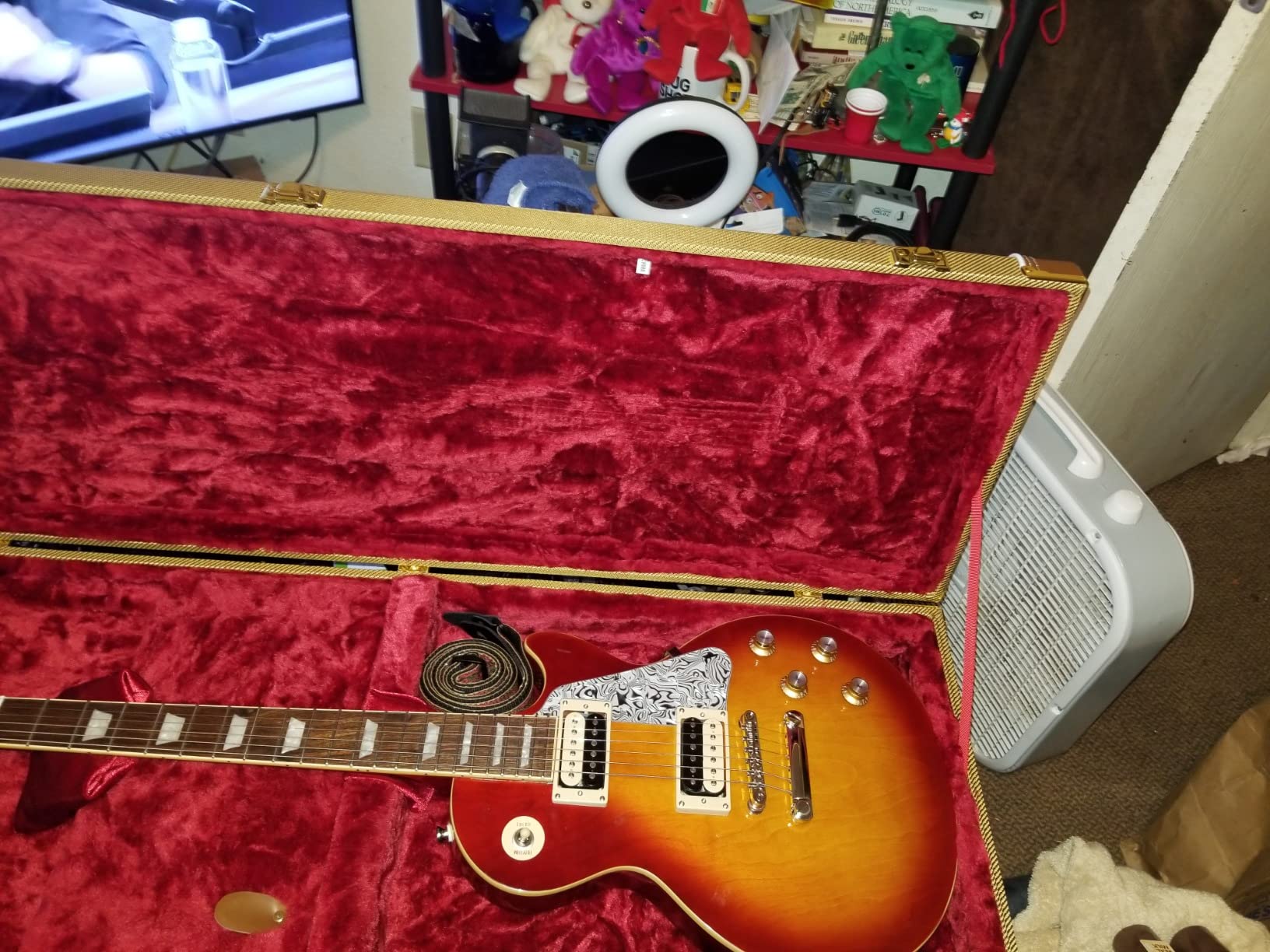 Epiphone Les Paul Classic, Heritage Cherry Sunburst Customer Review Epiphone Les Paul Classic, Heritage Cherry Sunburst - Customer Photo 5