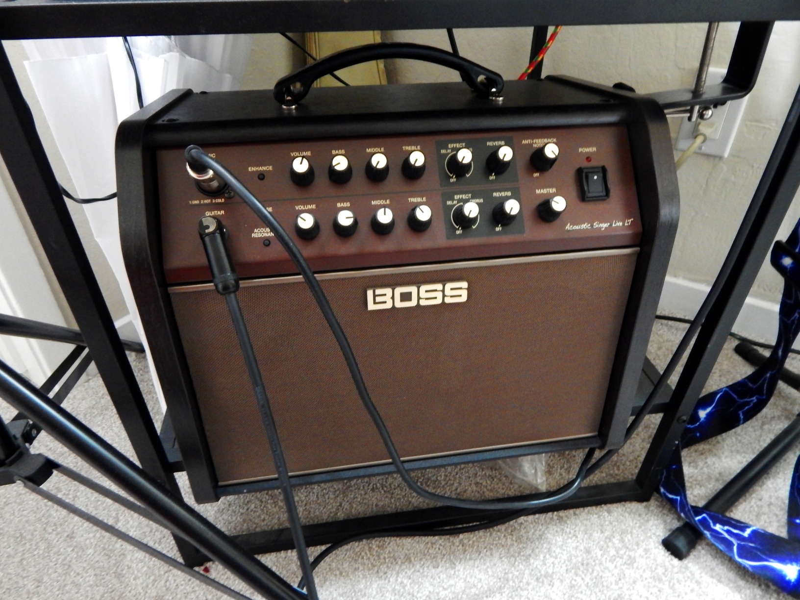 BOSS Acoustic Singer Live LT Guitar Amp Customer Review BOSS Acoustic Singer Live LT Guitar Amp - Customer Photo 2