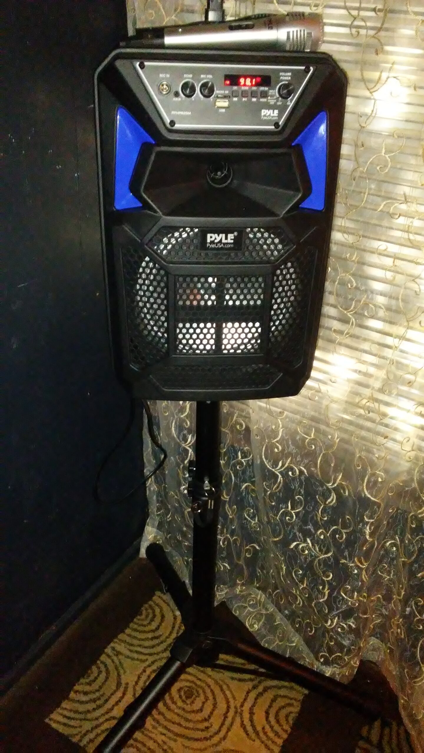 Pyle Portable Bluetooth PA Speaker System - 400W Outdoor Bluetooth Speaker Portable PA System w/Microphone in, Party Lights, MP3/USB SD Card Reader, FM Radio, Rolling Wheels - Mic, Remote - PPHP82SM - Customer Photo 1