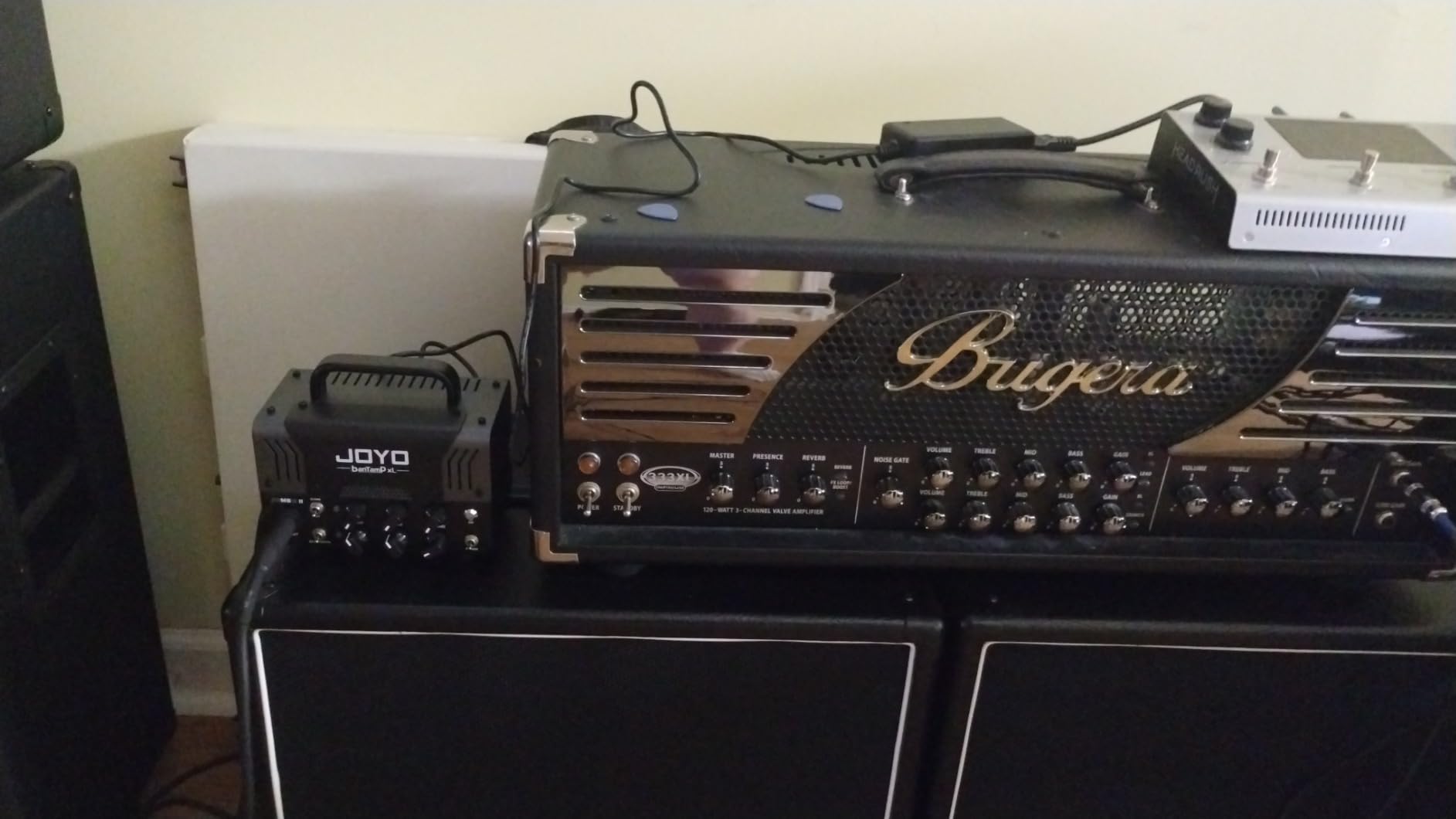 JOYO Atomic BanTamp Series Mini Amp Head 20 Watt Preamp 2 Channel Hybrid Tube Guitar Amplifier with Bluetooth - Customer Photo 3