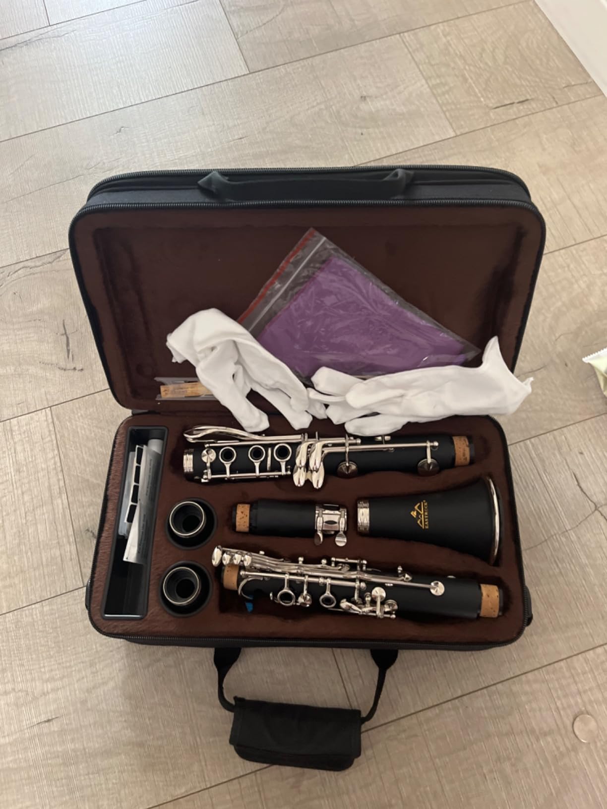 EASTROCK Bb Flat Clarinet with 17 Nickel Keys - Beginner Student Clarinet, Hard Case and Cleaning Kit - Customer Photo 1