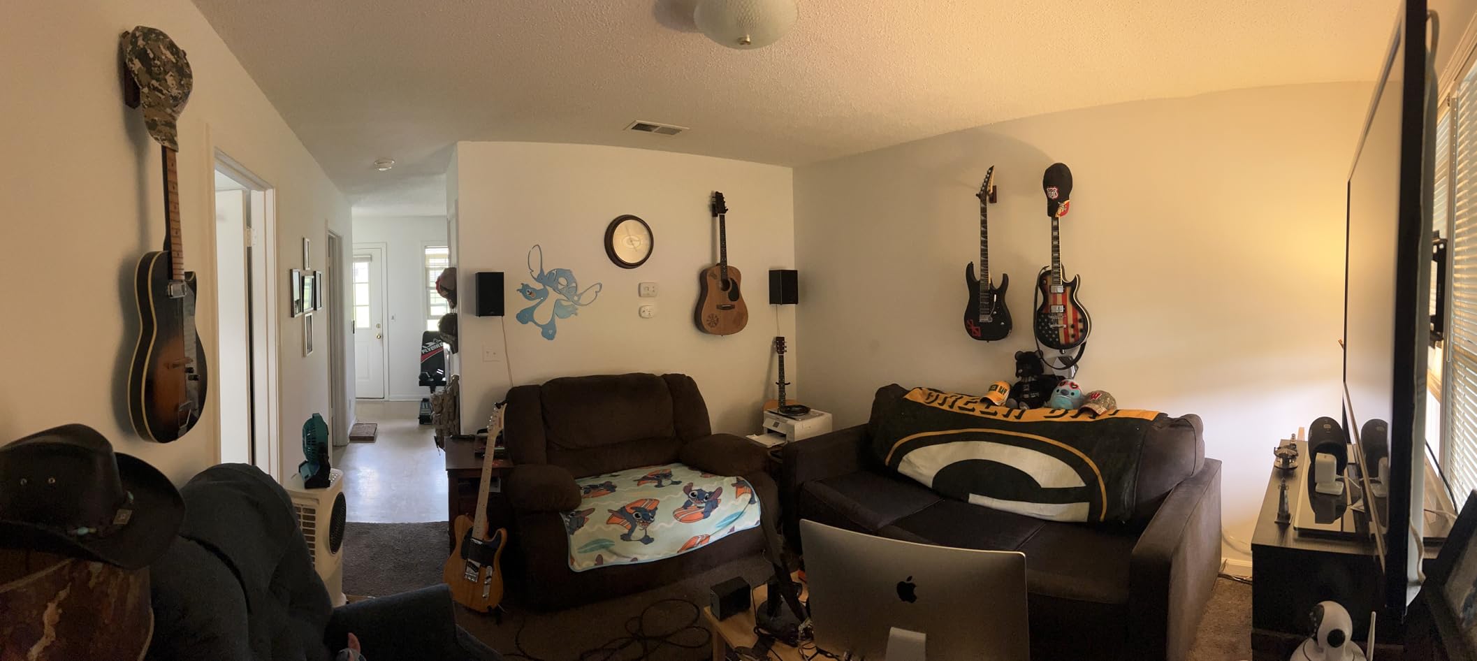 SNIGJAT Guitar Wall Mount 2 Pack, Hardwood Guitar Hanger Wall Hook Holder Stand with Screws, Guitar Wall Mount Hanger for Acoustic Guitar, Electric Guitar, Banjo, Bass, Mandolin Customer Review SNIGJAT Guitar Wall Mount 2 Pack, Hardwood Guitar Hanger Wall Hook Holder Stand with Screws, Guitar Wall Mount Hanger for Acoustic Guitar, Electric Guitar, Banjo, Bass, Mandolin - Customer Photo 1