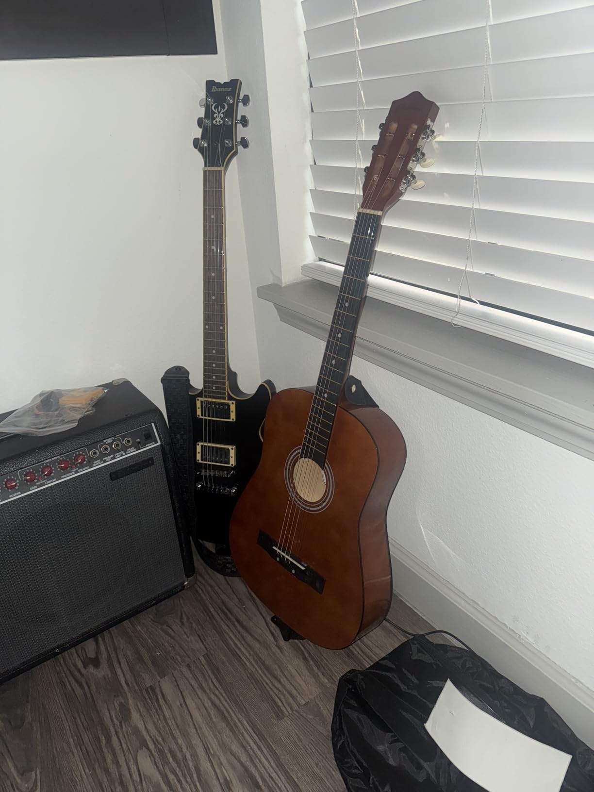 Ashthorpe 38-inch Beginner Acoustic Guitar Package (Blue), Basic Starter Kit w/Gig Bag, Strings, Strap, Tuner, Pitch Pipe, Picks Customer Review Ashthorpe 38-inch Beginner Acoustic Guitar Package (Blue), Basic Starter Kit w/Gig Bag, Strings, Strap, Tuner, Pitch Pipe, Picks - Customer Photo 1