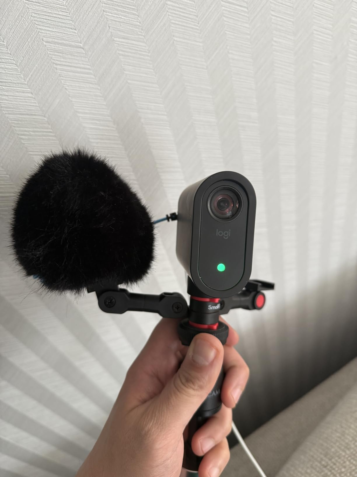 SENNHEISER Professional MKE 200 Directional On-Camera Microphone with 3.5mm TRS and TRRS Connectors for DSLR, Mirrorless & Mobile customer photo 2