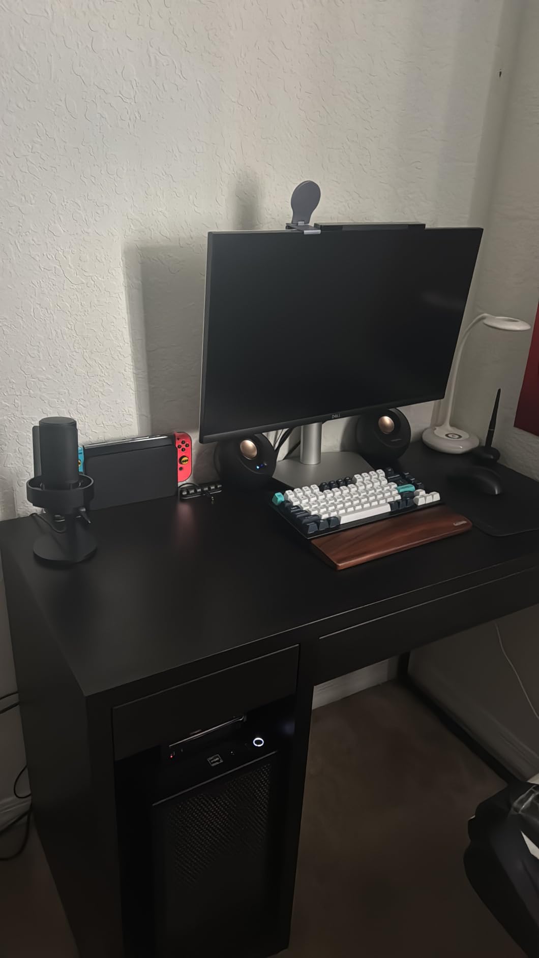 Creative Pebble V3 Minimalistic 2.0 Desktop Speakers With USB-C Audio, Clear Dialog Enhancement, Bluetooth 5.0, 8W RMS, 16W Peak Power, USB-A Converter (Black) Customer Review Creative Pebble V3 Minimalistic 2.0 Desktop Speakers With USB-C Audio, Clear Dialog Enhancement, Bluetooth 5.0, 8W RMS, 16W Peak Power, USB-A Converter (Black) - Customer Photo 1