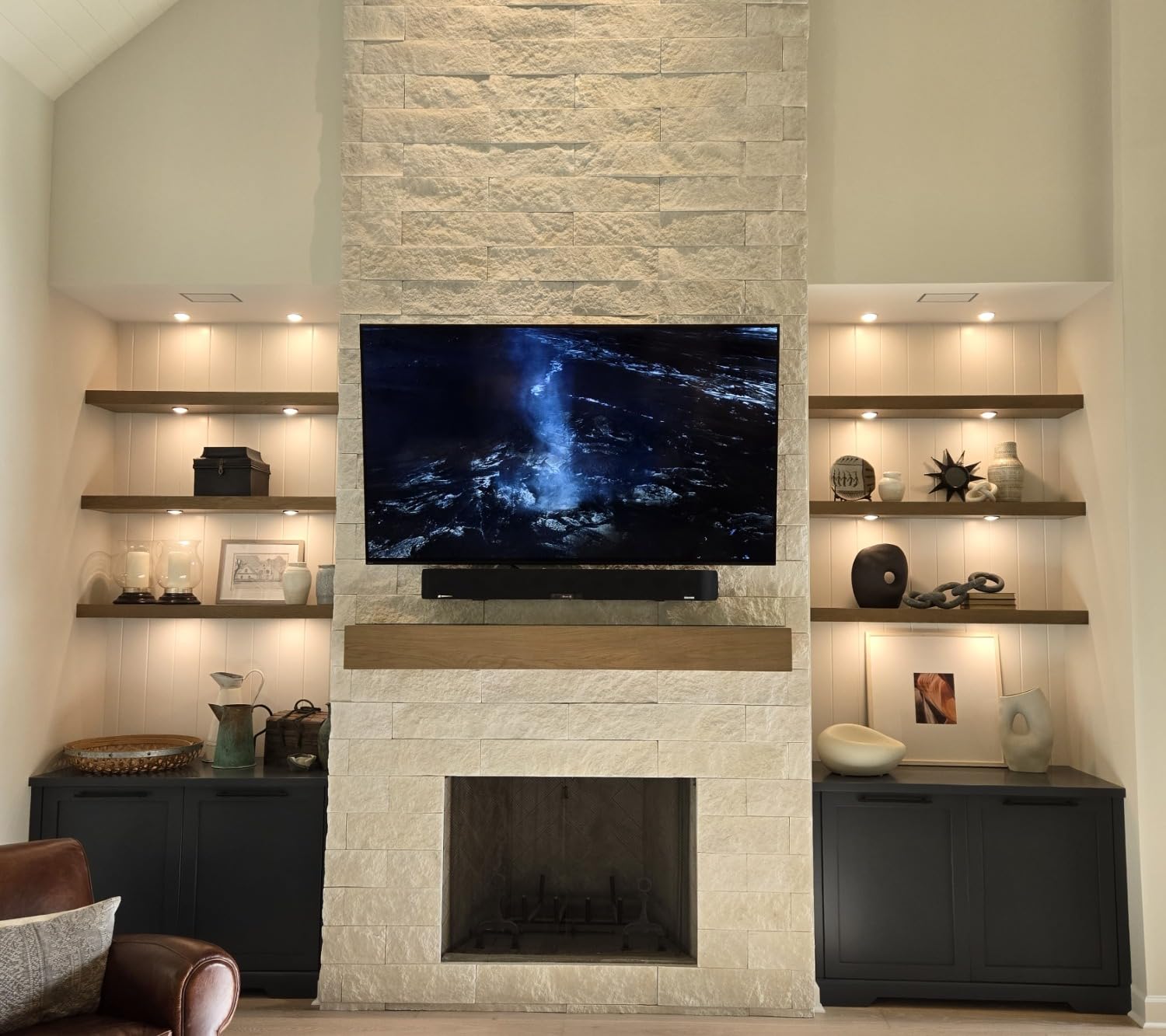 SENNHEISER AMBEO Soundbar Max - Soundbar for TV with 13 Speakers - 5.1.4 Sound Experience with Dolby Atmos & DTS:X, Home Theater Audio with deep 30Hz Bass without extra Subwoofer Customer Review SENNHEISER AMBEO Soundbar Max - Soundbar for TV with 13 Speakers - 5.1.4 Sound Experience with Dolby Atmos & DTS:X, Home Theater Audio with deep 30Hz Bass without extra Subwoofer - Customer Photo 1