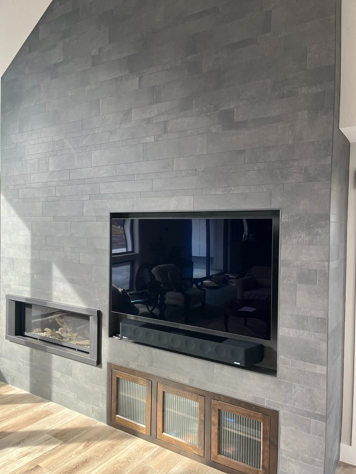 SENNHEISER AMBEO Soundbar Max - Soundbar for TV with 13 Speakers - 5.1.4 Sound Experience with Dolby Atmos & DTS:X, Home Theater Audio with deep 30Hz Bass without extra Subwoofer Customer Review SENNHEISER AMBEO Soundbar Max - Soundbar for TV with 13 Speakers - 5.1.4 Sound Experience with Dolby Atmos & DTS:X, Home Theater Audio with deep 30Hz Bass without extra Subwoofer - Customer Photo 2