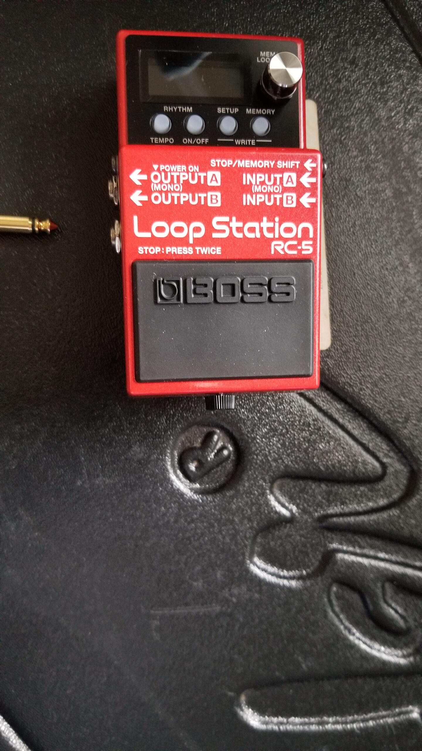BOSS RC-5 Loop Station | 32-Bit AD/DA and 32-bit Floating-Point Processing, 13 Hour Record Time, Multi-Color LCD, MIDI/IO and USB Connectivity customer photo 1
