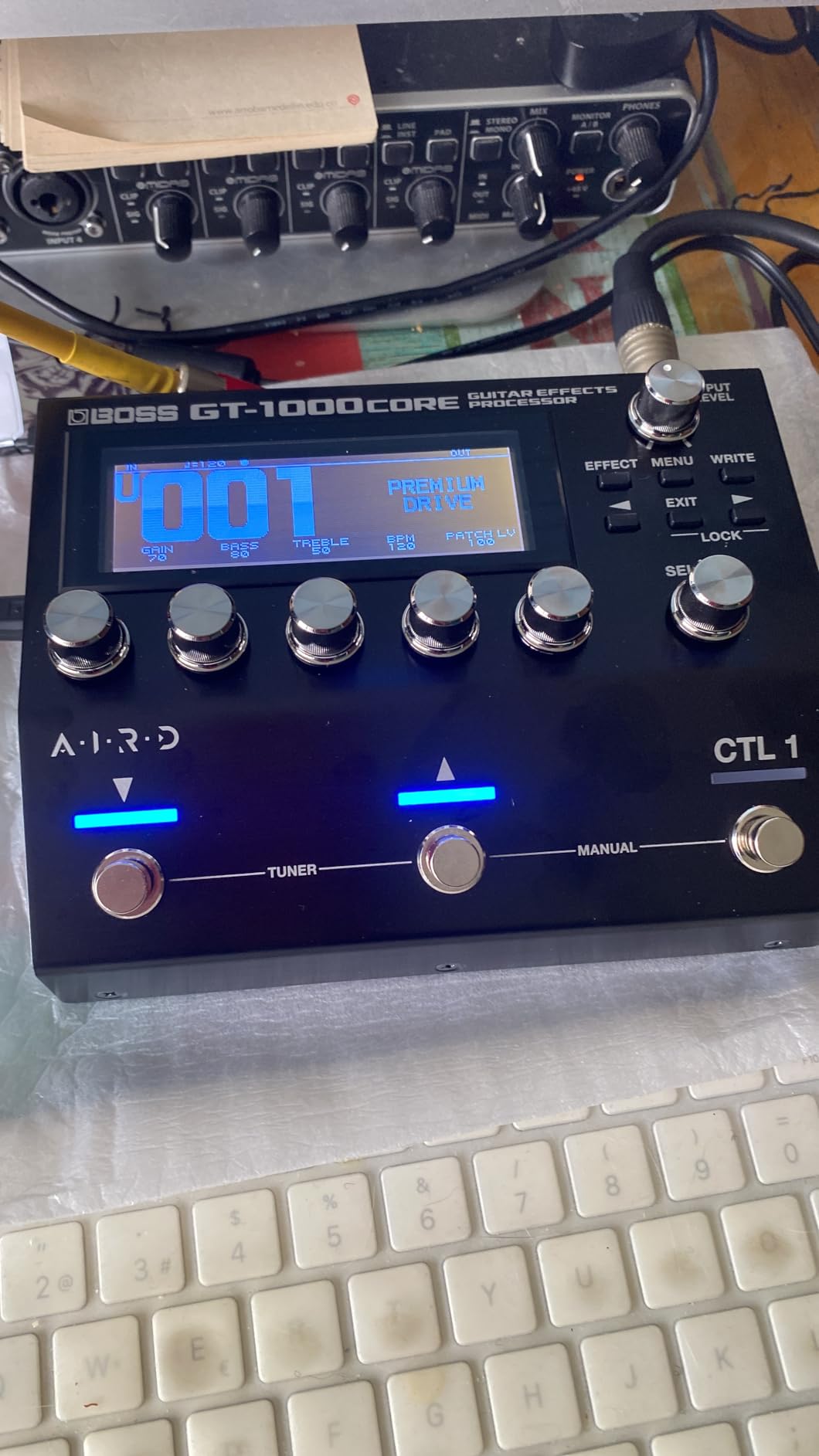 BOSS GT-1000CORE Guitar Effects Processor in a Compact Pedal | Unlimited Sound Creation | Unmatched Sound Quality with 32-Bit AD/DA | 32-Bit Floating-Point Processing | Cutting-Edge AIRD Technology Customer Review BOSS GT-1000CORE Guitar Effects Processor in a Compact Pedal | Unlimited Sound Creation | Unmatched Sound Quality with 32-Bit AD/DA | 32-Bit Floating-Point Processing | Cutting-Edge AIRD Technology - Customer Photo 1