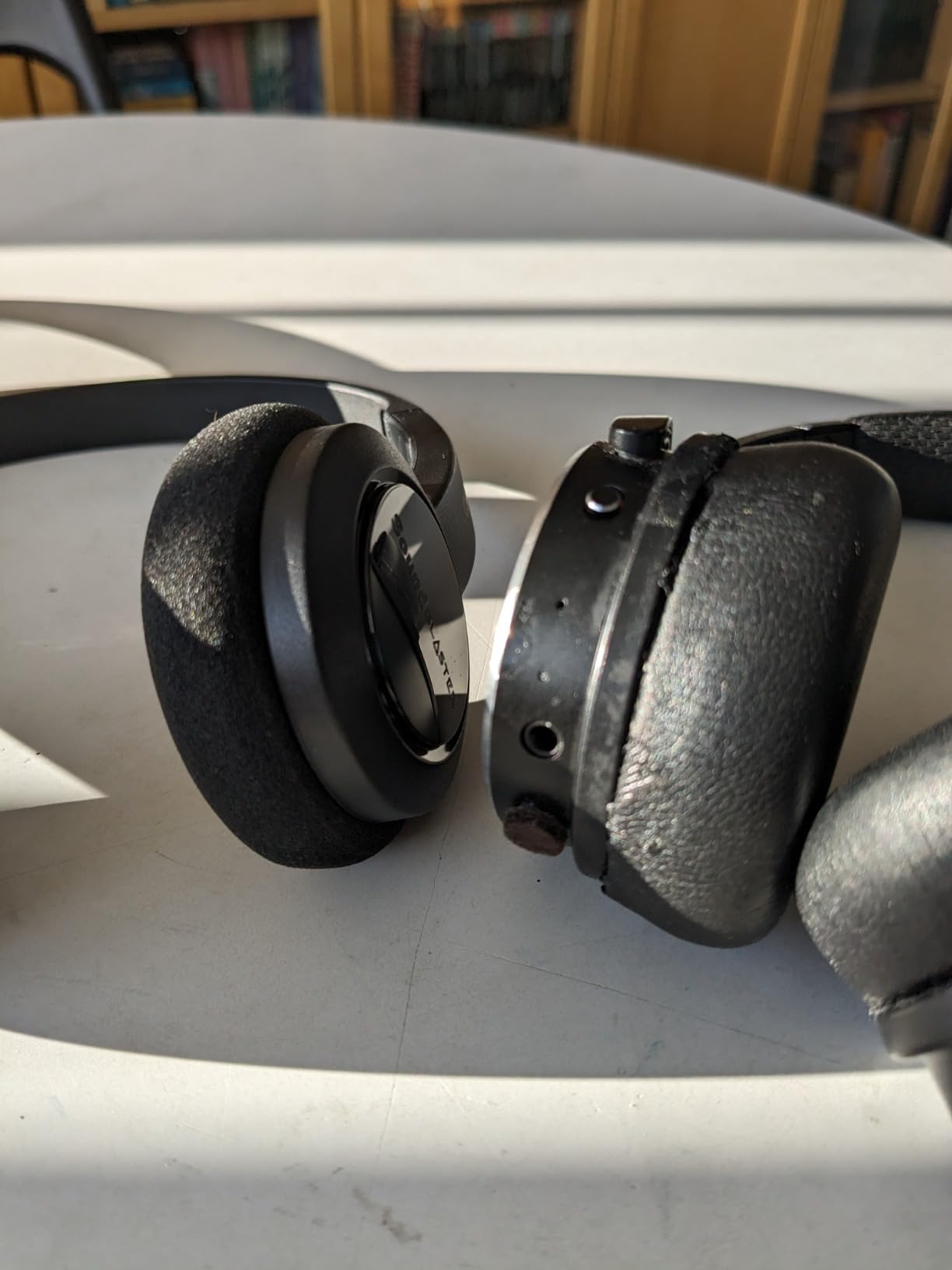 Sound Blaster JAM V2 On-Ear Lightweight Bluetooth 5.0 Wireless Headphones with USB-C, aptX Low Latency, aptX HD, Multipoint Connectivity, Voice Detection and Noise Reduction, 22 Hours Battery Life Customer Review Sound Blaster JAM V2 On-Ear Lightweight Bluetooth 5.0 Wireless Headphones with USB-C, aptX Low Latency, aptX HD, Multipoint Connectivity, Voice Detection and Noise Reduction, 22 Hours Battery Life - Customer Photo 1