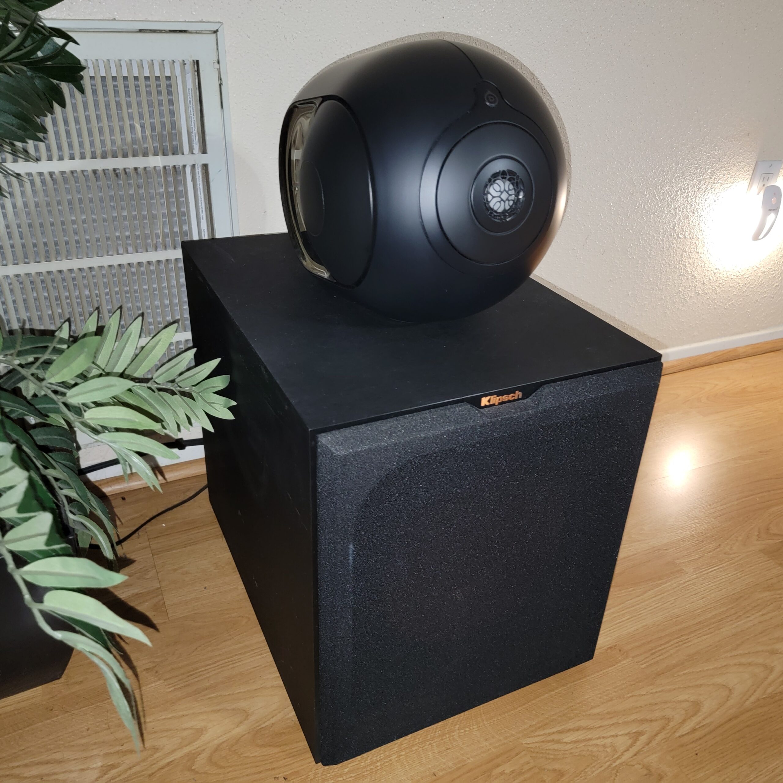 Devialet - Phantom I 108dB - High-Fidelity Wireless Speaker - Gold - Implosive Soundstage - Zero Distortion - Bluetooth Speaker - Loud Stereo Sound, Deep Bass Customer Review Devialet - Phantom I 108dB - High-Fidelity Wireless Speaker - Gold - Implosive Soundstage - Zero Distortion - Bluetooth Speaker - Loud Stereo Sound, Deep Bass - Customer Photo 2