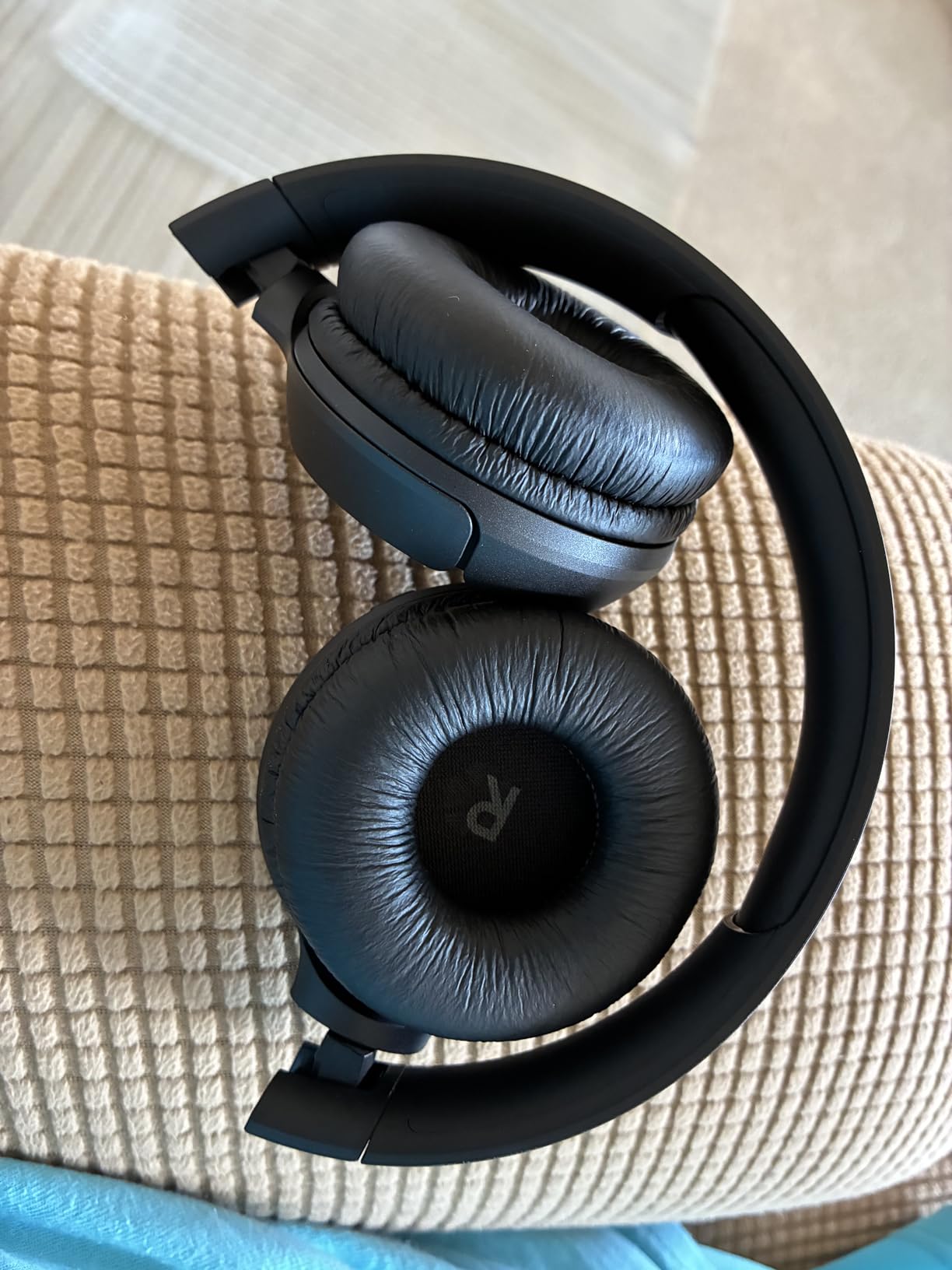 JBL Tune 510BT - Bluetooth Headphones with Up to 40 Hours Battery, Microphone for Call, Foldable and Comfortable, Android and iOS Compatible customer photo 1