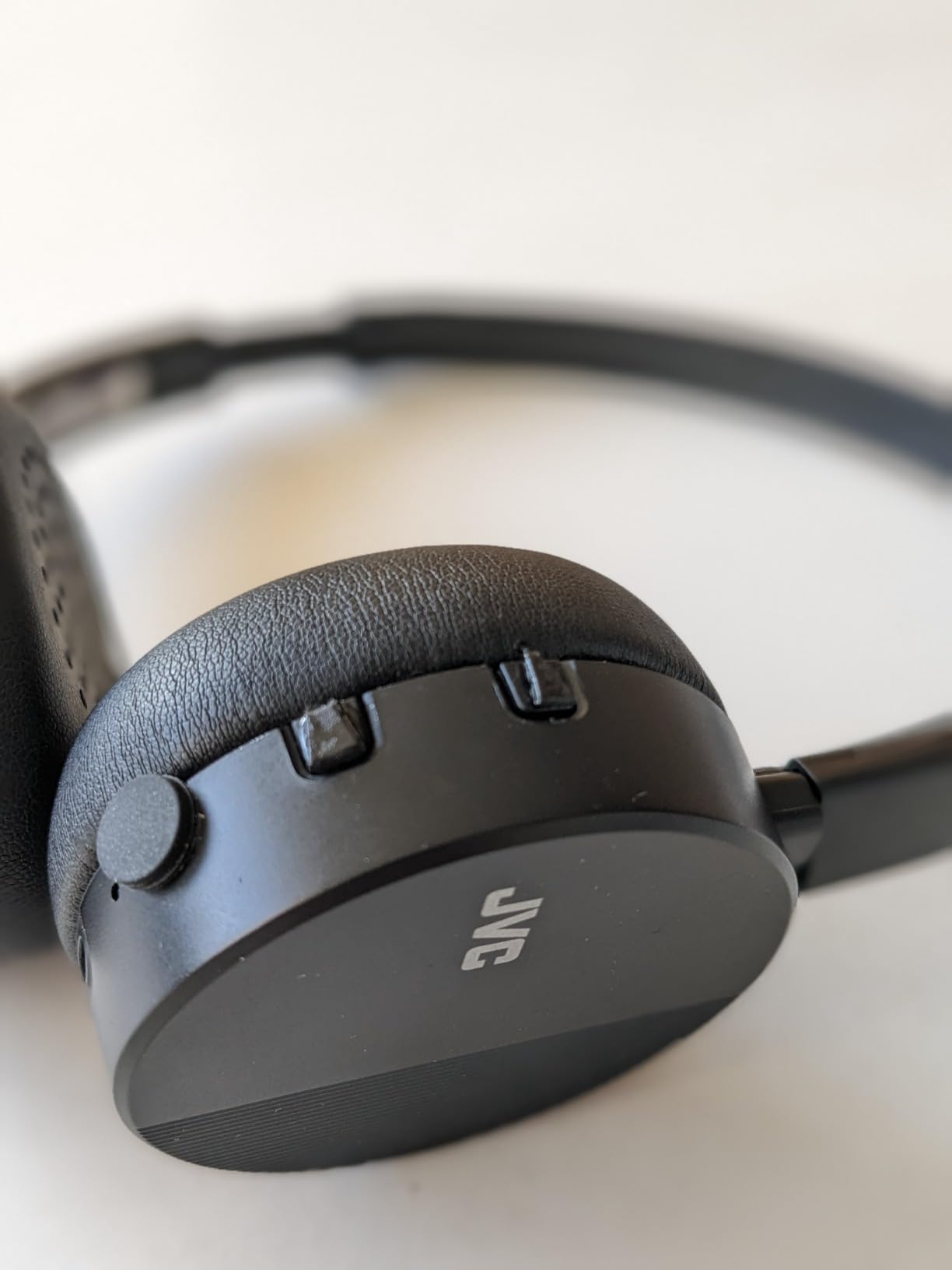 JVC HA-S23W Wireless Headphones - On Ear Bluetooth Headphones, Foldable Flat Design, 17-Hour Long Battery Life (Black) Customer Review JVC HA-S23W Wireless Headphones - On Ear Bluetooth Headphones, Foldable Flat Design, 17-Hour Long Battery Life (Black) - Customer Photo 1
