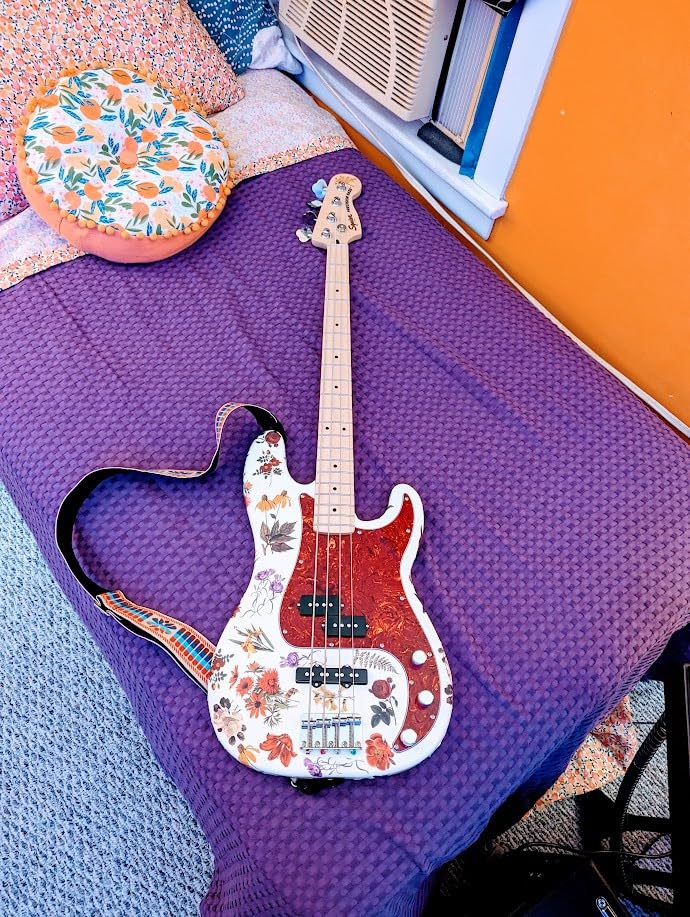 Squier Affinity Series Precision Bass, Lake Placid Blue, Laurel Fingerboard - Customer Photo 2