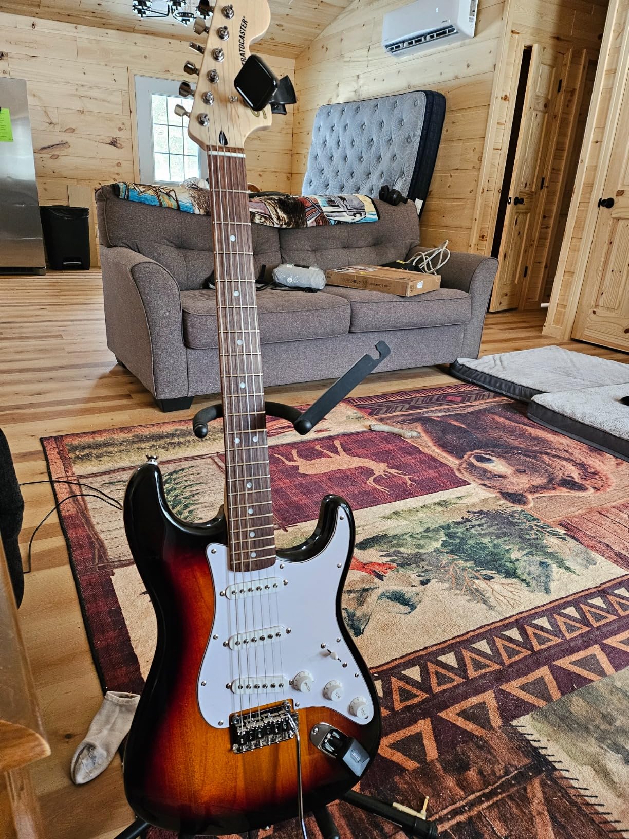 Squier Affinity Series Stratocaster Electric Guitar, with 2-Year Warranty, Lake Placid Blue, Maple Fingerboard Customer Review Squier Affinity Series Stratocaster Electric Guitar, with 2-Year Warranty, Lake Placid Blue, Maple Fingerboard - Customer Photo 4