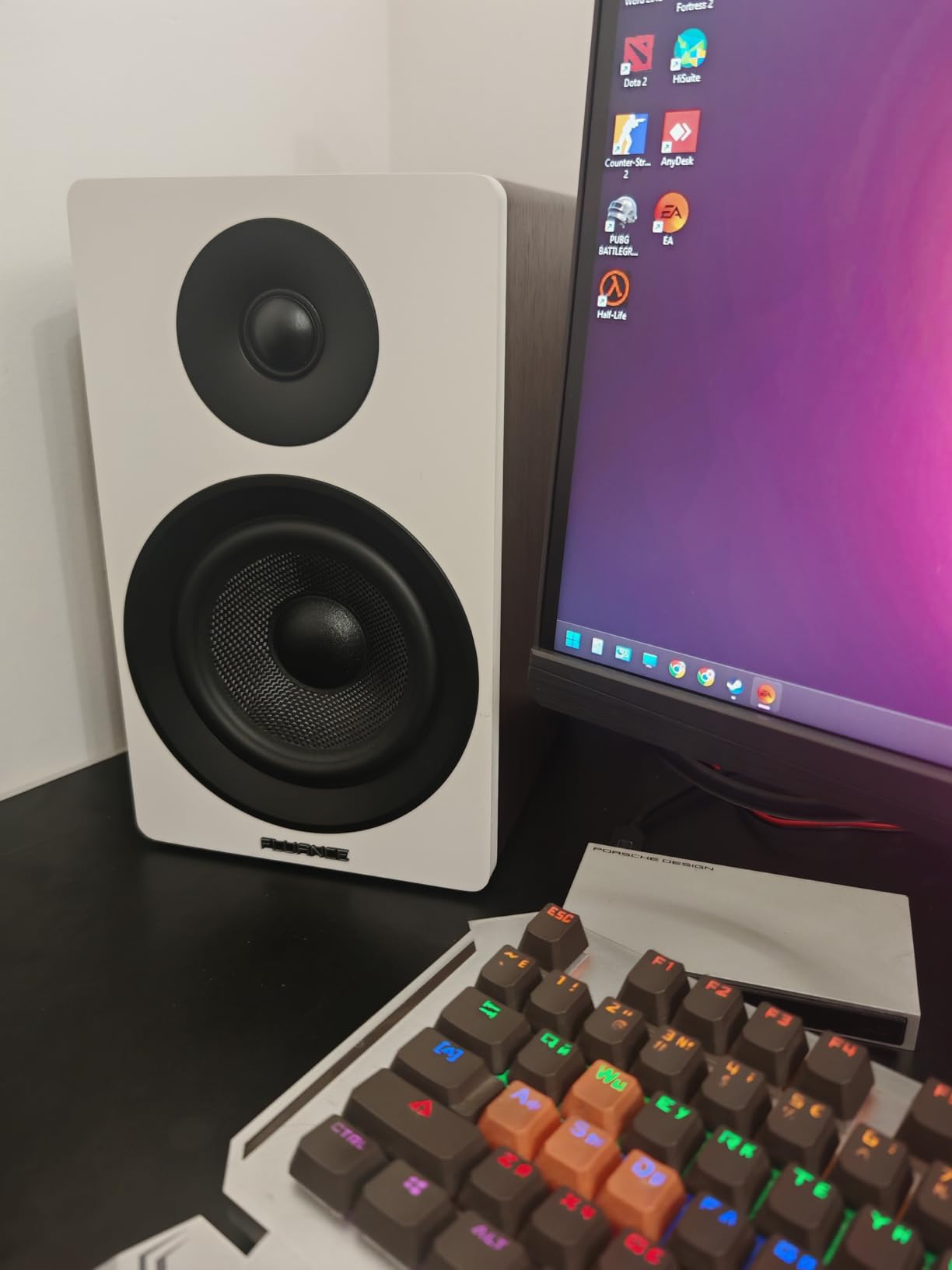 Fluance Ai41 Powered 2-Way 2.0 Stereo Bookshelf Speakers with 5 Fluance Ai41 Powered 2-Way 2.0 Stereo Bookshelf Speakers with 5