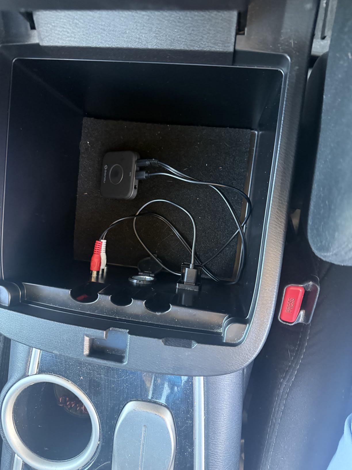 SONRU Bluetooth 5.3 Adapter Hi-Fi Equipment for Car Wireless Audio Receiver with 3.5mm AUX RCA Cable, Noise Cancellation, Dual AUX Outputs for Home Speakers Wired Headphones Customer Review SONRU Bluetooth 5.3 Adapter Hi-Fi Equipment for Car Wireless Audio Receiver with 3.5mm AUX RCA Cable, Noise Cancellation, Dual AUX Outputs for Home Speakers Wired Headphones - Customer Photo 1