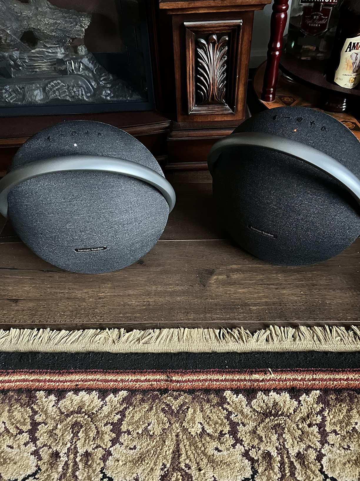 Harman Kardon Onyx Studio 7 Bluetooth Wireless Portable Speaker - 8 Hours Music Play time - Black Customer Review Harman Kardon Onyx Studio 7 Bluetooth Wireless Portable Speaker - 8 Hours Music Play time - Black - Customer Photo 2