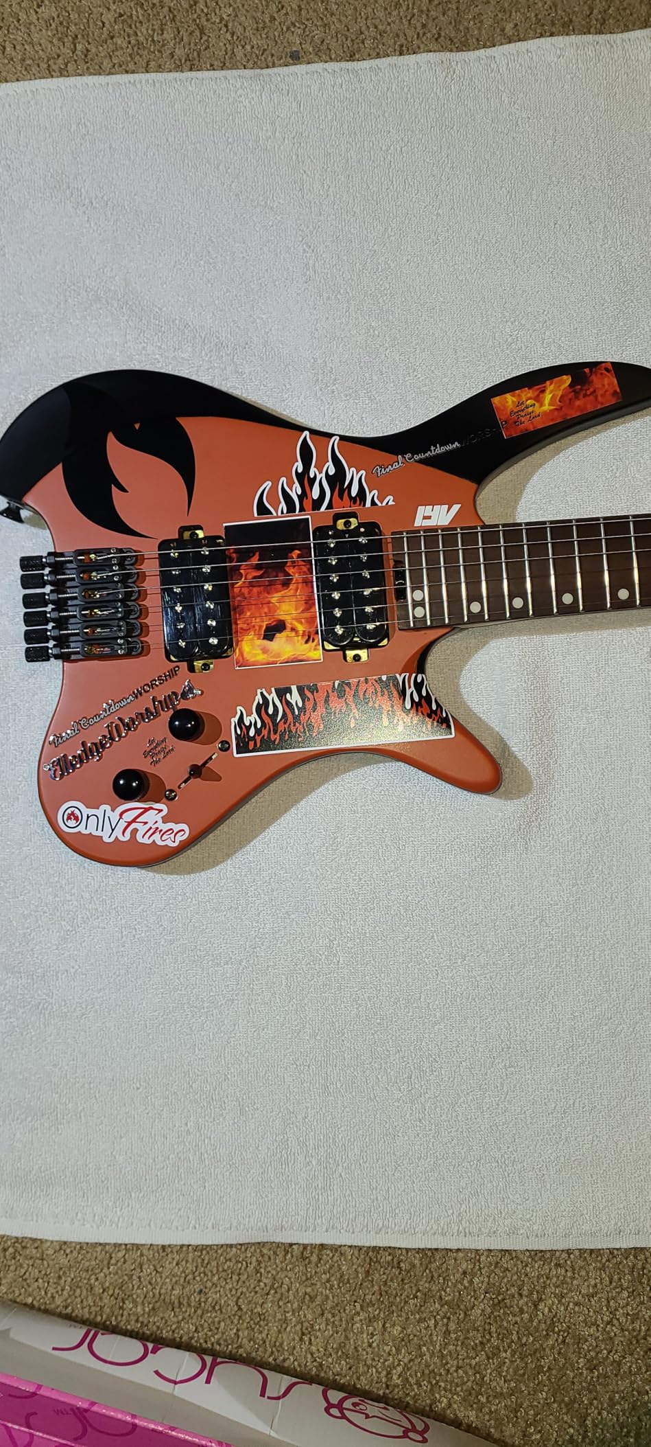 IYV IYV-ISHL-500 6-String Headless Electric Guitar, 3-Tone Sunburst, Right, Orange (ISHL-500) - Customer Photo 2