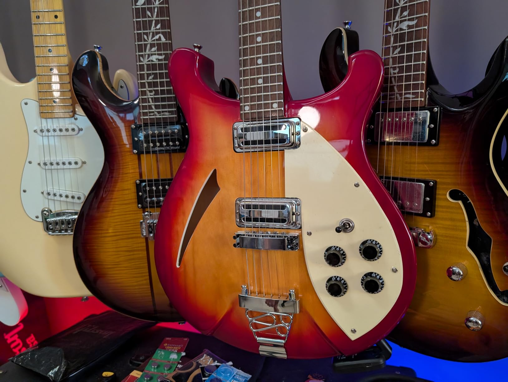 IYV 6 String IYV-IRK-300 Semi Hollow Electric Guitar 3T Sunburst, Right, (IRK-300) Customer Review IYV 6 String IYV-IRK-300 Semi Hollow Electric Guitar 3T Sunburst, Right, (IRK-300) - Customer Photo 2