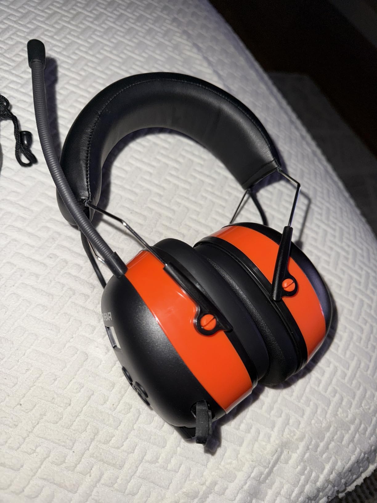PROHEAR 027 AM FM Radio Headphones with Digital Display, 25dB NRR, Safety Ear Protection Earmuffs for Mowing, Snowblowing, Construction, Work Shops - Orange Customer Review PROHEAR 027 AM FM Radio Headphones with Digital Display, 25dB NRR, Safety Ear Protection Earmuffs for Mowing, Snowblowing, Construction, Work Shops - Orange - Customer Photo 1