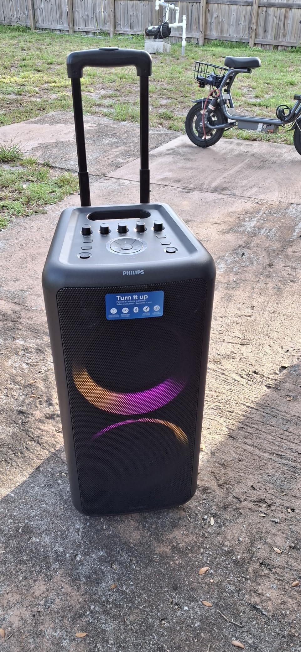 Philips X5206 bluetooth party speaker, portable with wheels, exciting light show, karaoke machine with microphone and Guitar Input, powerful bass & subwoofer, long playtime, perfect for outdoor events - Customer Photo 2