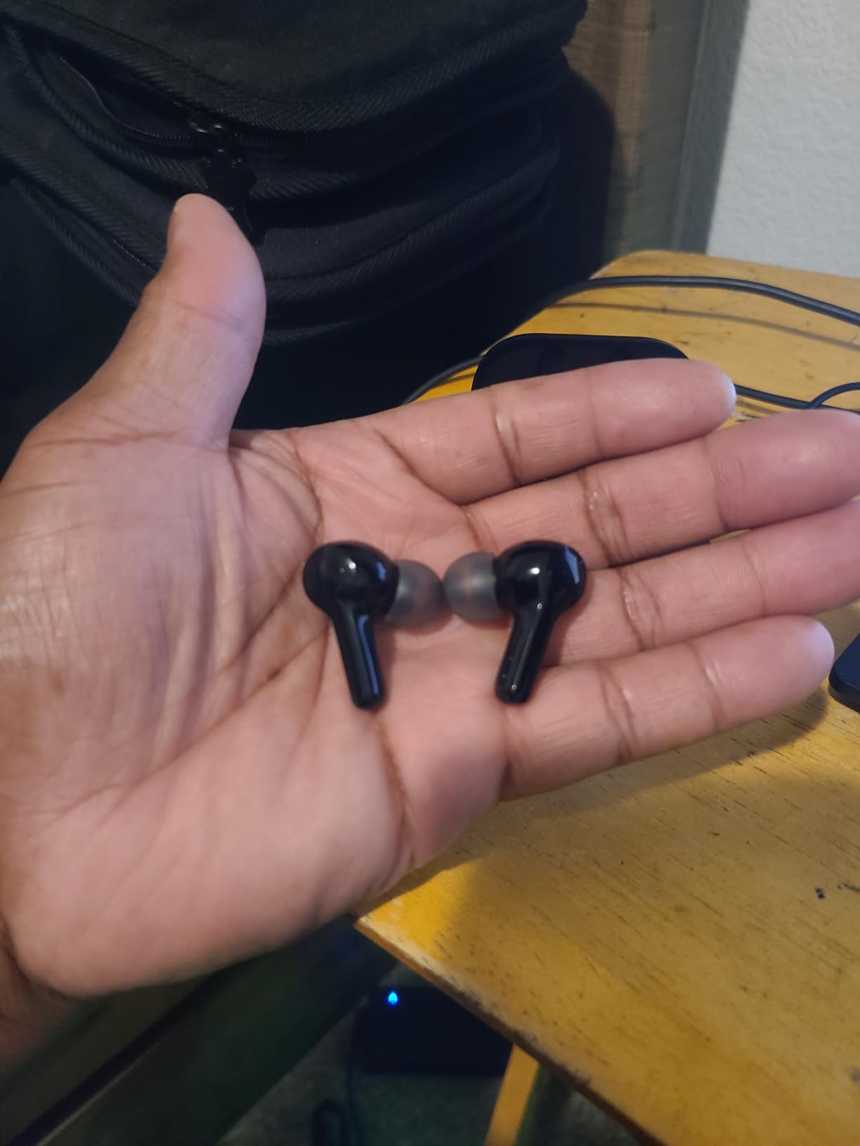 MOZOTER Bluetooth 5.3 Wireless Earbuds,Deep Bass Loud Sound Clear Call Noise Cancelling with 4 Microphones in-Ear Headphones with Wireless Charging Case Compatible for iPhone Android,Workout - Customer Photo 2
