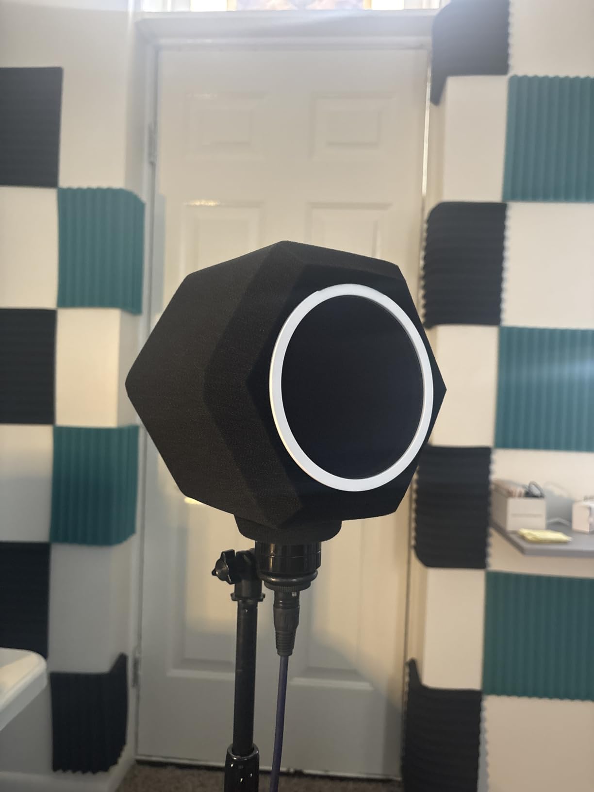 Microphone Wind Shield Pop Filter Isolation Ball, Acoustic for Record Studios Mic, Sound-Absorbing Foam Five-sided Seal Design to Effectively Reduces Noise and Reflections, black Customer Review Microphone Wind Shield Pop Filter Isolation Ball, Acoustic for Record Studios Mic, Sound-Absorbing Foam Five-sided Seal Design to Effectively Reduces Noise and Reflections, black - Customer Photo 1