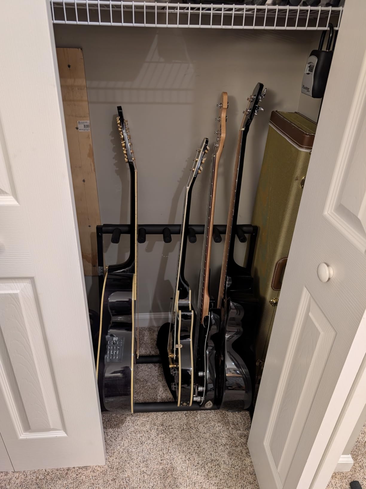 Rok-It Multi Guitar Stand Rack with Folding Design, Holds up to 7 Electric or Acoustic Guitars (RI-GTR-RACK7) Customer Review Rok-It Multi Guitar Stand Rack with Folding Design, Holds up to 7 Electric or Acoustic Guitars (RI-GTR-RACK7) - Customer Photo 2