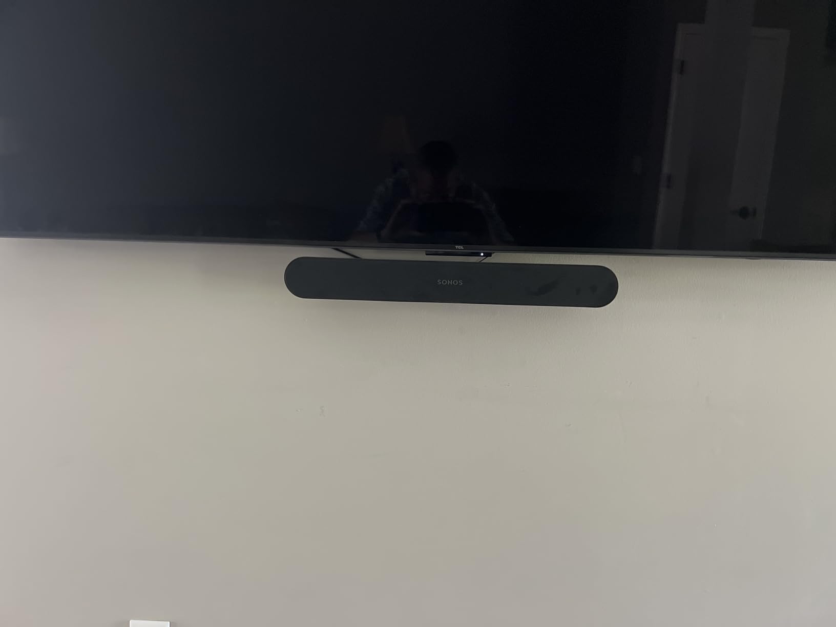 Sonos Ray - Compact Soundbar for TV and Music - Black Customer Review Sonos Ray - Compact Soundbar for TV and Music - Black - Customer Photo 2