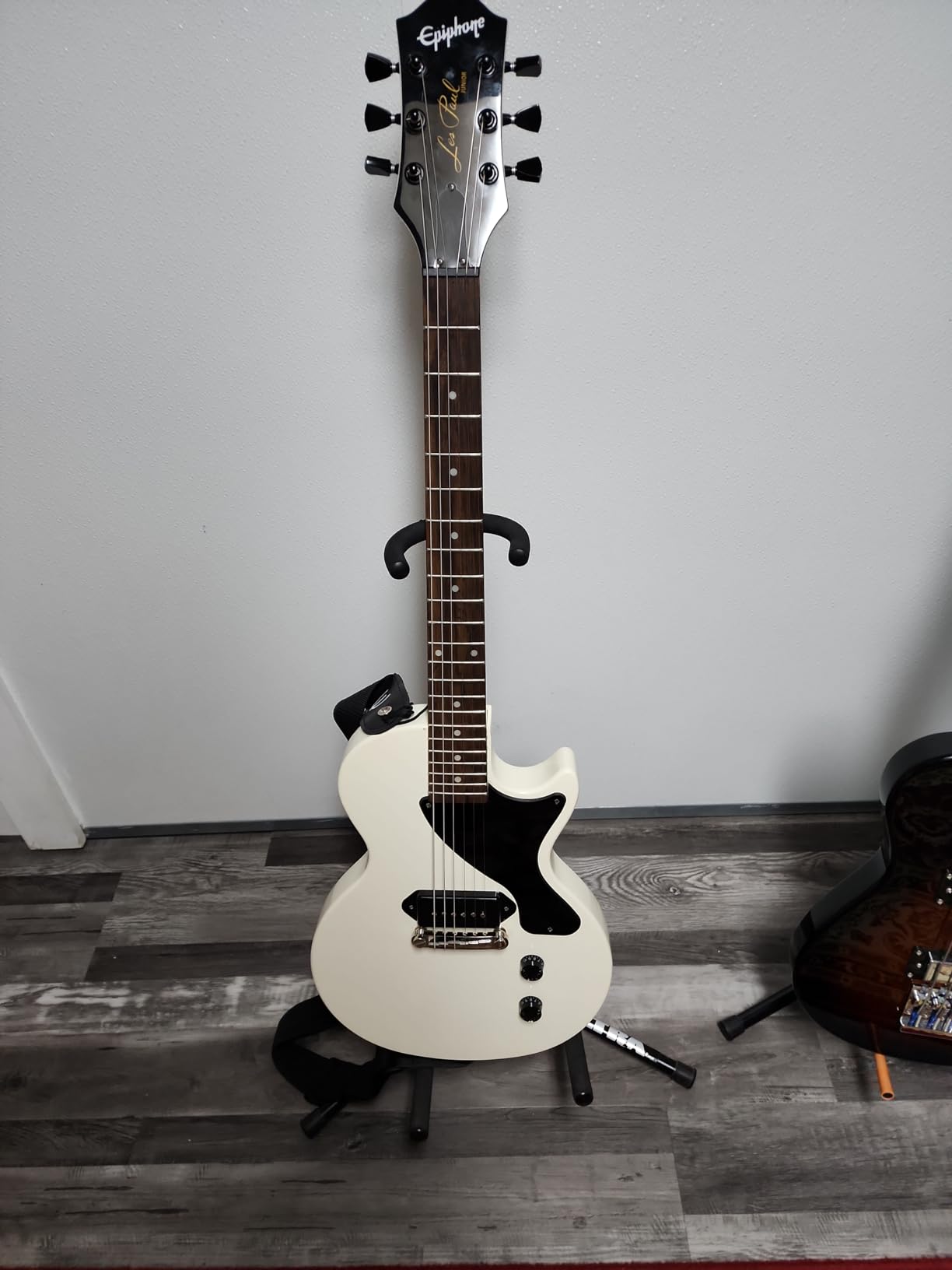 Epiphone Billie Joe Armstrong Les Paul Junior Guitar Player Pack Classic White Customer Review Epiphone Billie Joe Armstrong Les Paul Junior Guitar Player Pack Classic White - Customer Photo 1