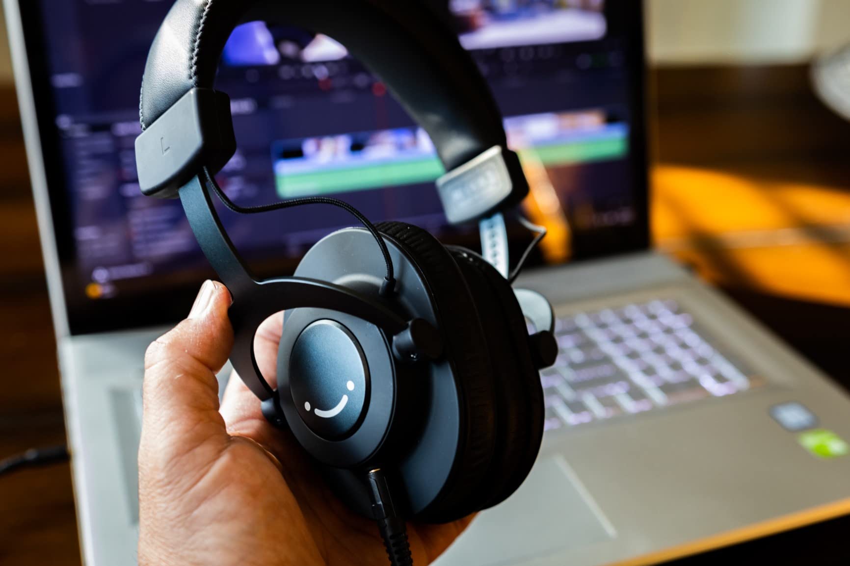 FIFINE Studio Monitor Headphones for Recording-Over Ear Wired Headphones for Podcast Monitoring, Streaming Comfortable Equipment with Detachable Cables 3.5mm or 6.35mm Jack, Black, on PC/Mixer-H8 Customer Review FIFINE Studio Monitor Headphones for Recording-Over Ear Wired Headphones for Podcast Monitoring, Streaming Comfortable Equipment with Detachable Cables 3.5mm or 6.35mm Jack, Black, on PC/Mixer-H8 - Customer Photo 2