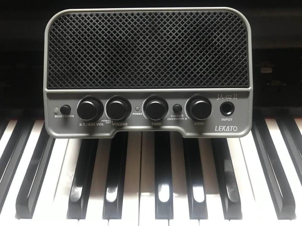 LEKATO Mini Guitar Amp Rechargeable Electric Guitar Amplifer 5W, Clean/Overdrive Channels,Portable Small Amp for Guitarist Practice,Black Customer Review LEKATO Mini Guitar Amp Rechargeable Electric Guitar Amplifer 5W, Clean/Overdrive Channels,Portable Small Amp for Guitarist Practice,Black - Customer Photo 2