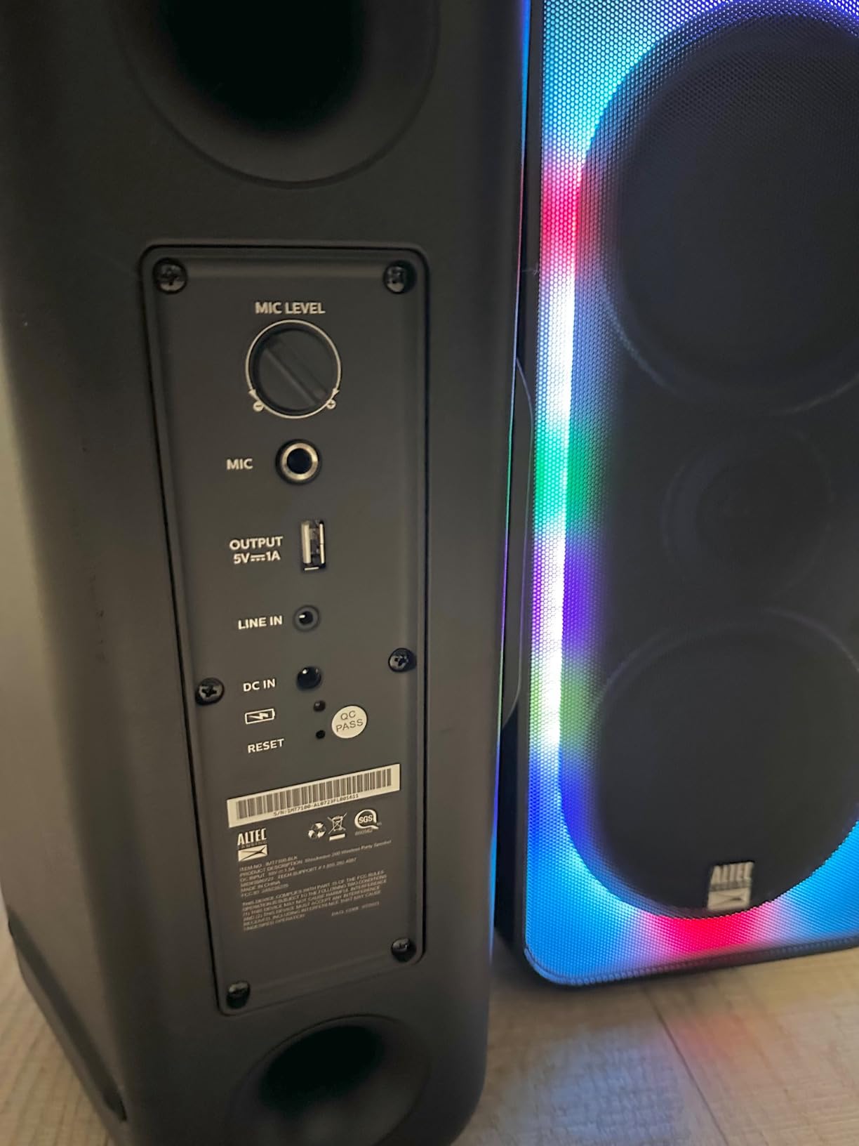 Altec Lansing SoundRover 75 Wireless Speaker 75W Bluetooth Speaker with a Long Lasting 10 Hour Battery, 50 Foot Range, Multi LED Party Modes, True Wireless Pairing, Bonus Microphone - Customer Photo 2