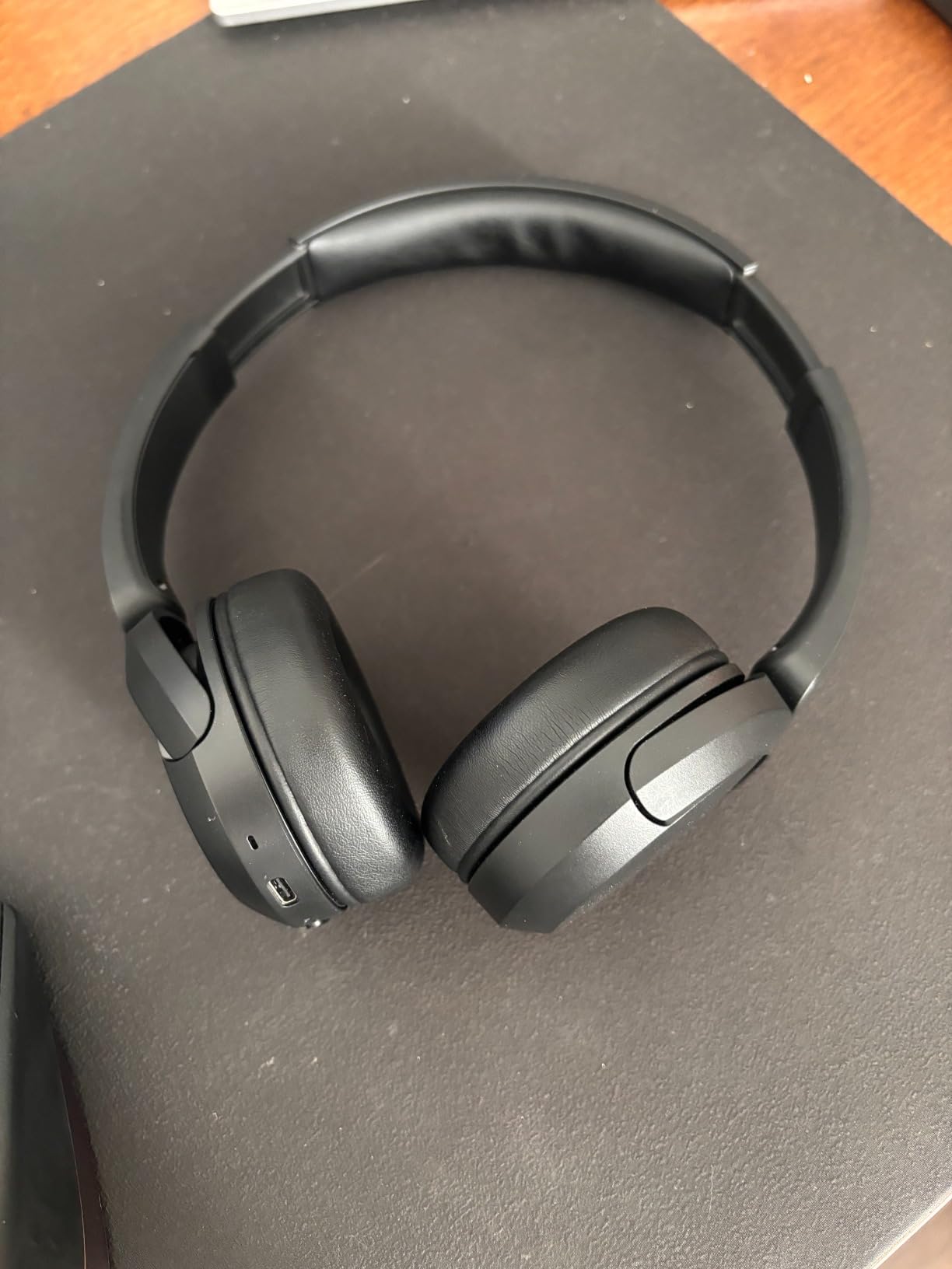 Sony WH-CH520 Wireless Headphones Bluetooth On-Ear Headset with Microphone, Blue New Customer Review Sony WH-CH520 Wireless Headphones Bluetooth On-Ear Headset with Microphone, Blue New - Customer Photo 1