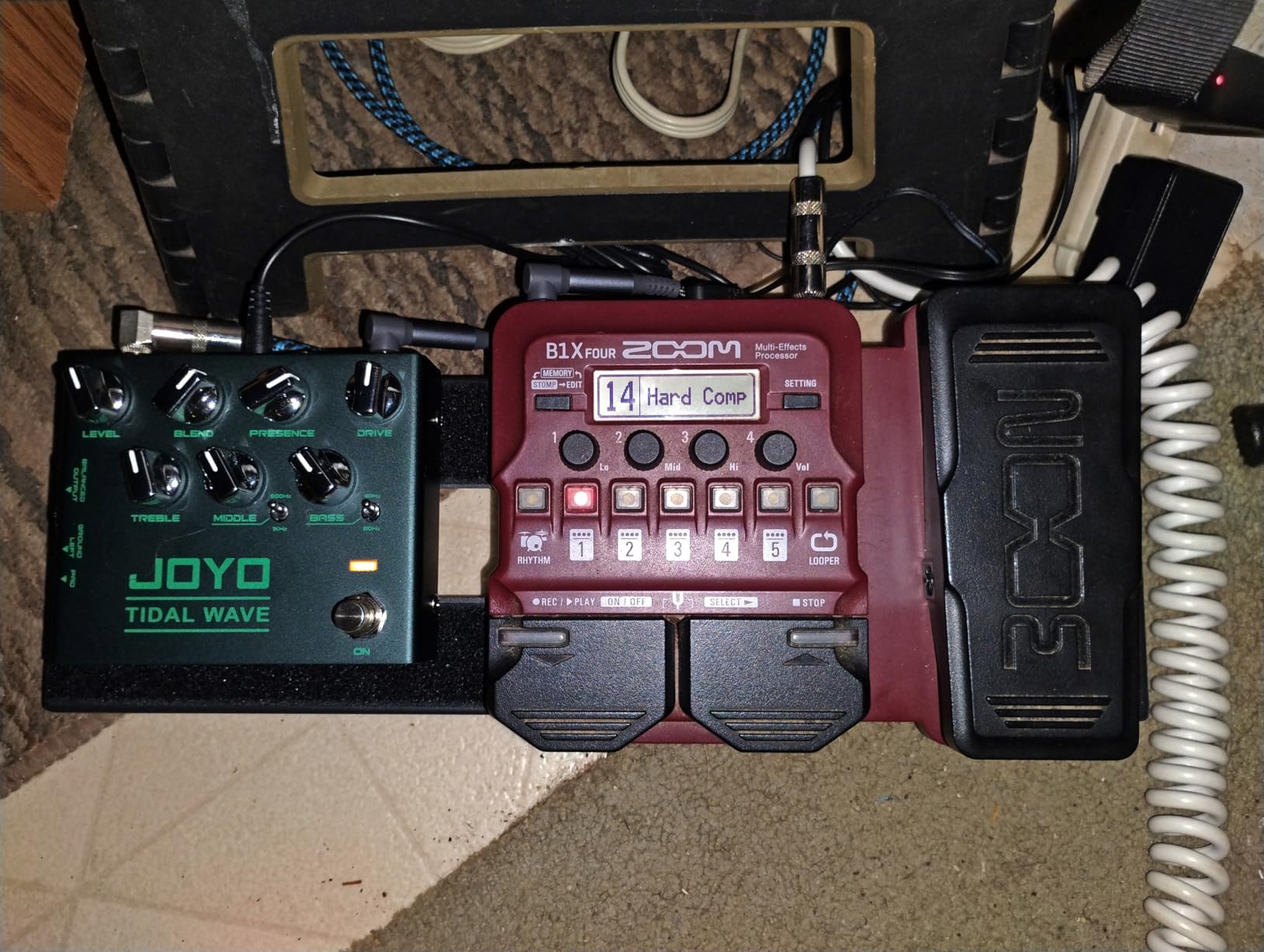JOYO Bass Guitar Pedals Compressor Effect Pedal with Precise Compression Knobs Low Noise and High Dynamic Control Range for Bassist Electric Guitar Bass (SCYLLA R-27) Customer Review JOYO Bass Guitar Pedals Compressor Effect Pedal with Precise Compression Knobs Low Noise and High Dynamic Control Range for Bassist Electric Guitar Bass (SCYLLA R-27) - Customer Photo 2